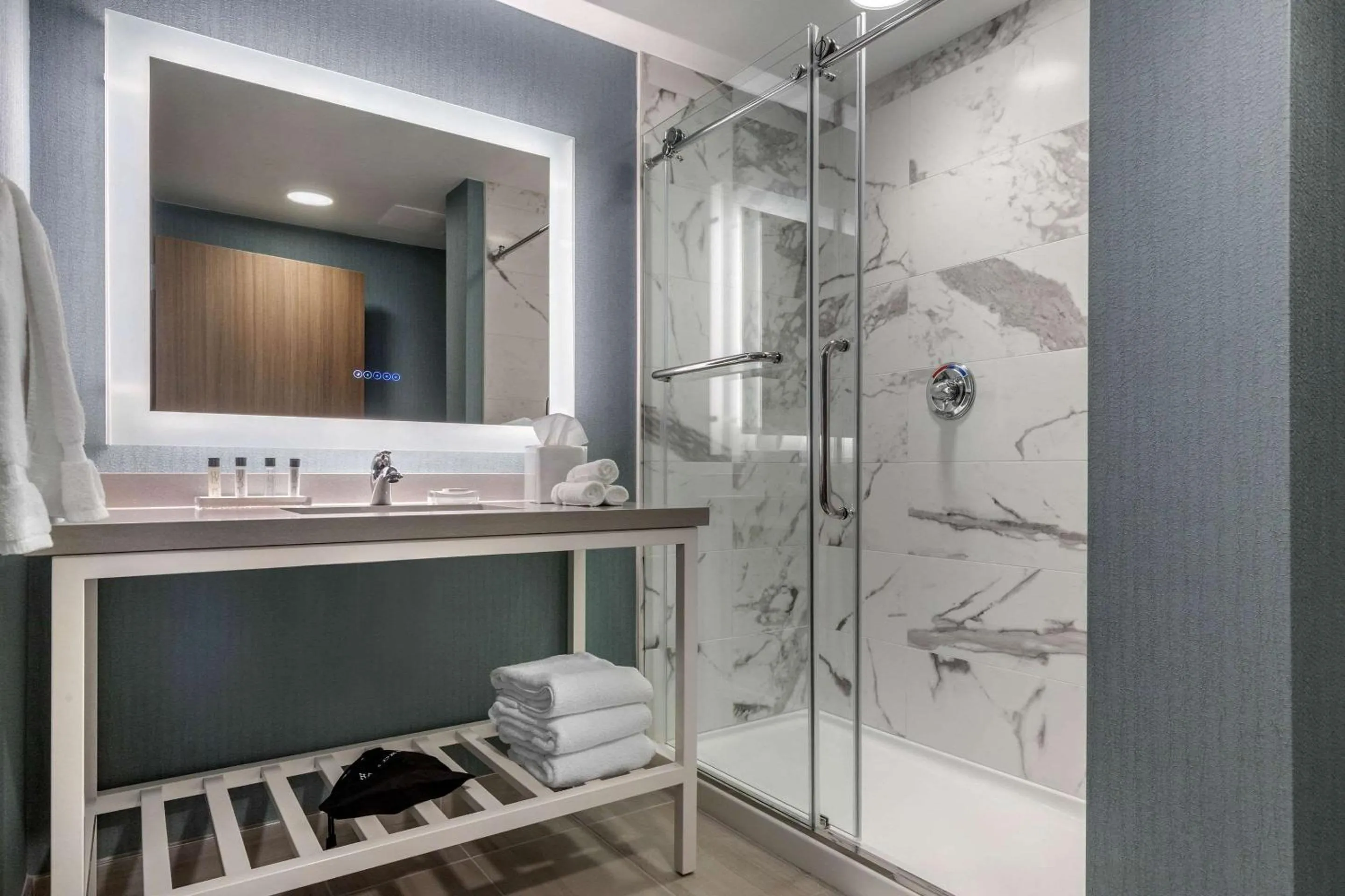 Bedroom in Cambria Hotel West Orange