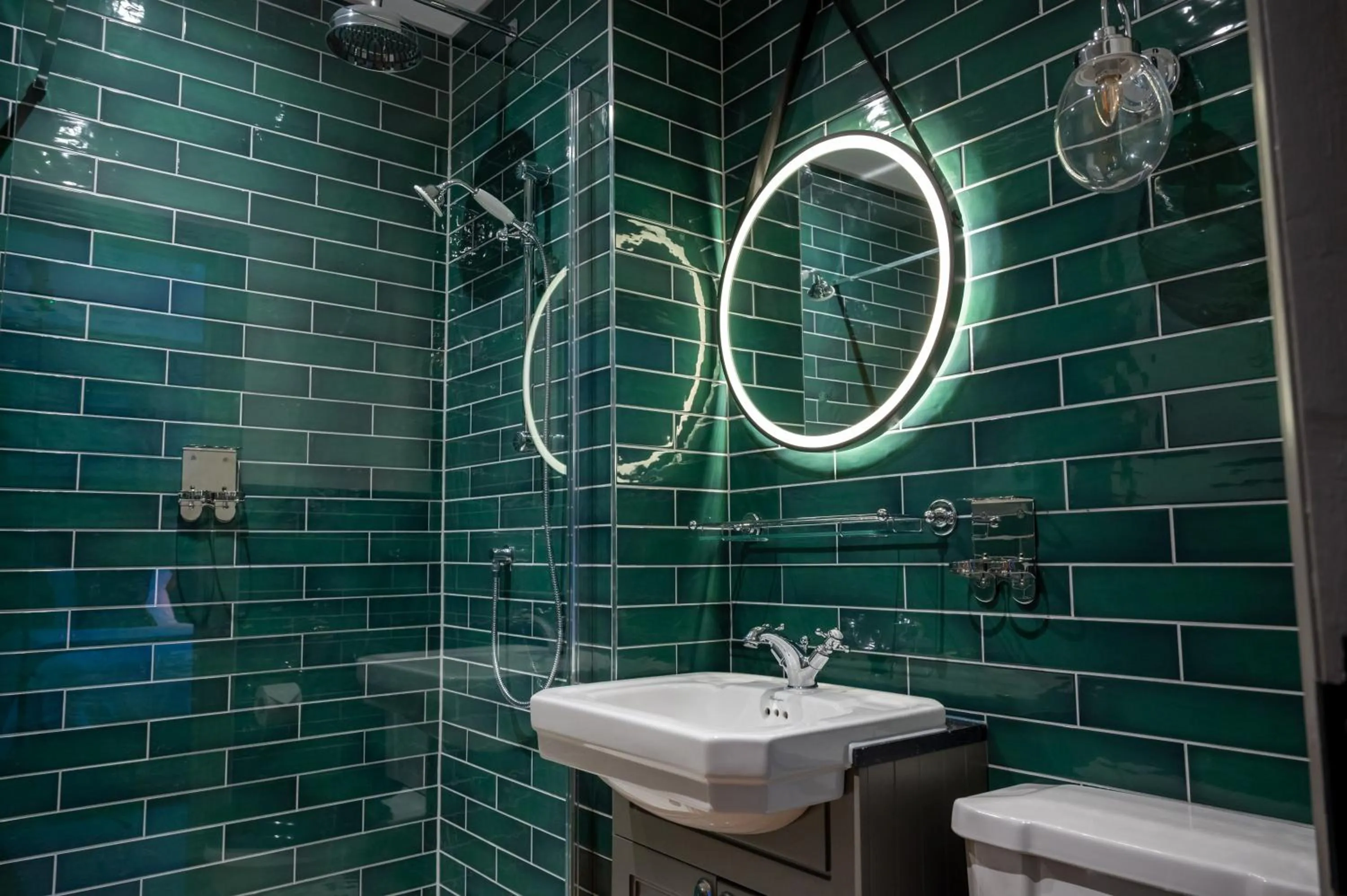 Bathroom in Ethorpe Hotel by Chef & Brewer Collection