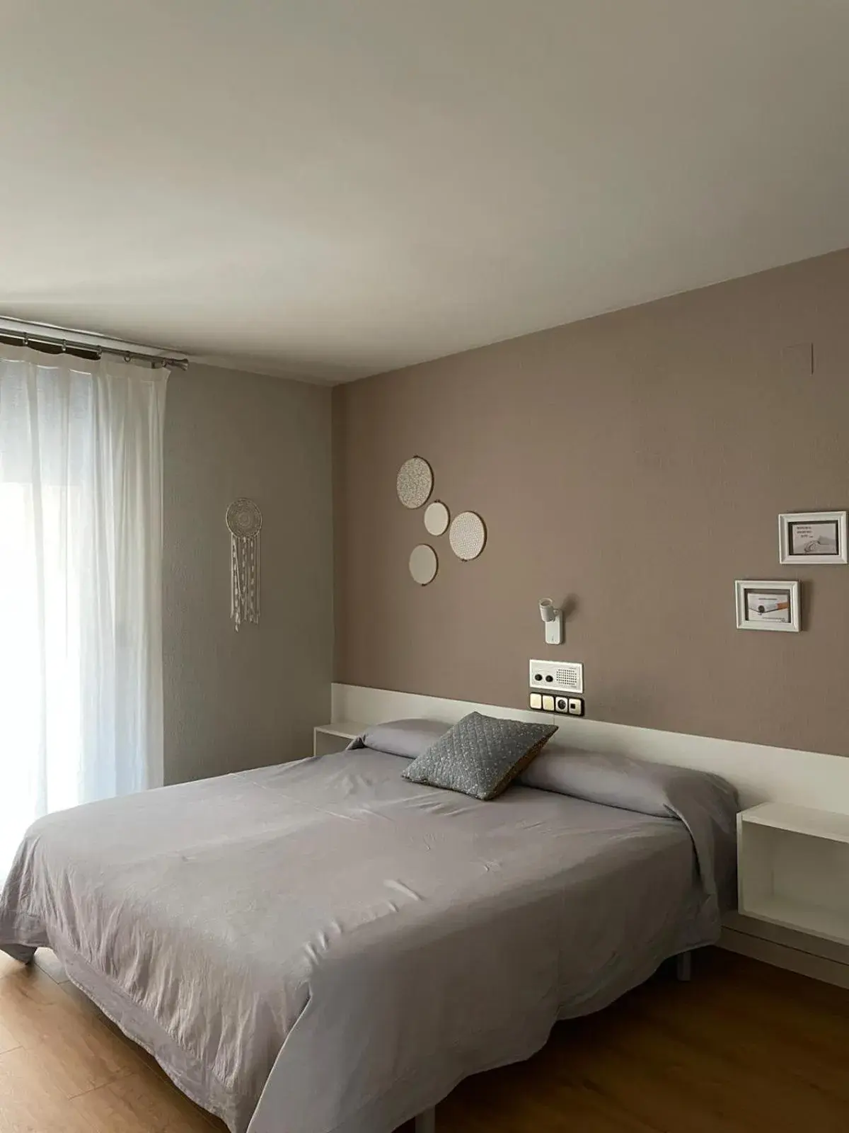 Double Room with Two Double Beds - single occupancy in Hostal Crisami Double Room with Two Double Beds - single occupancy in Hostal Crisami