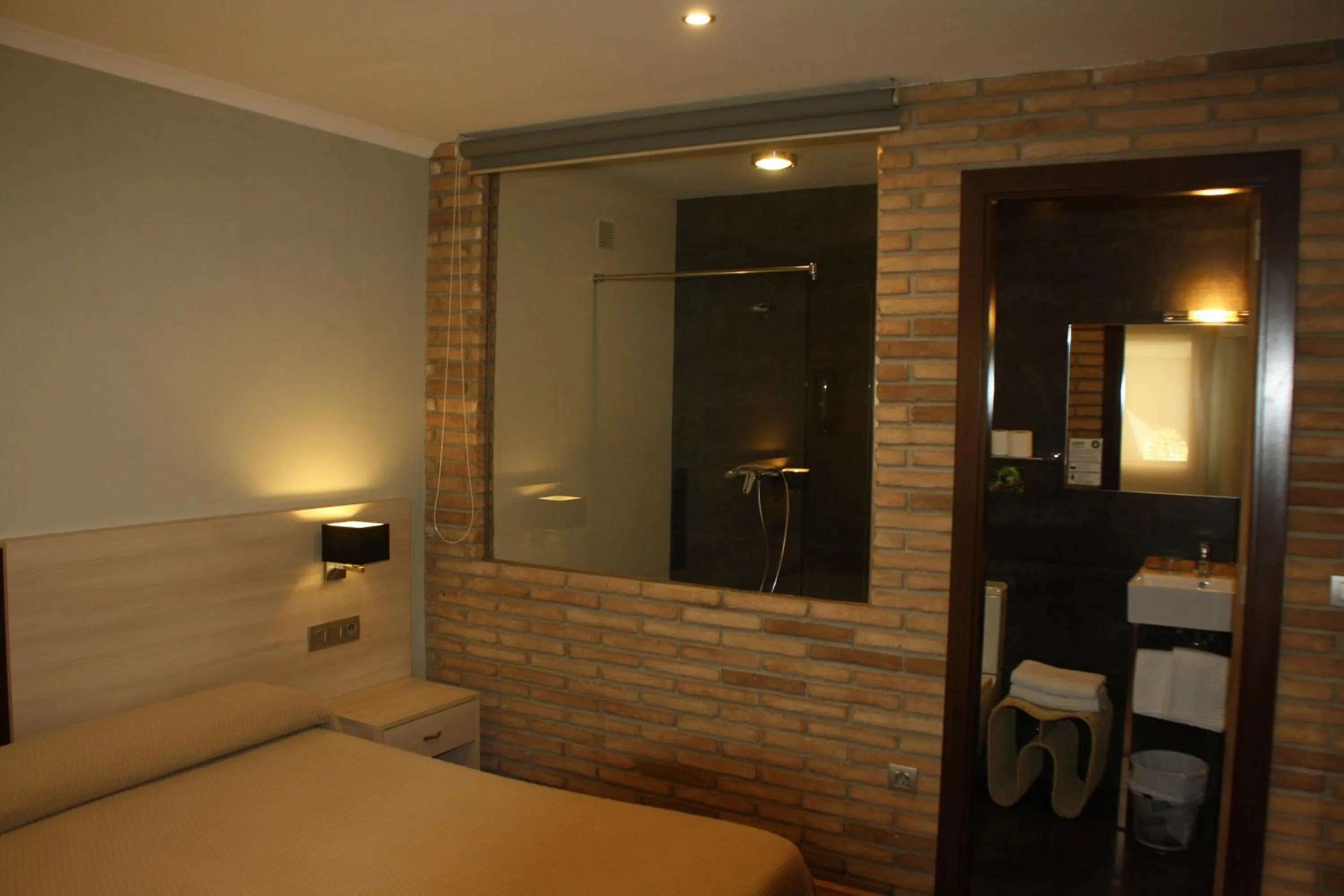 Bed in Hostal Crisami