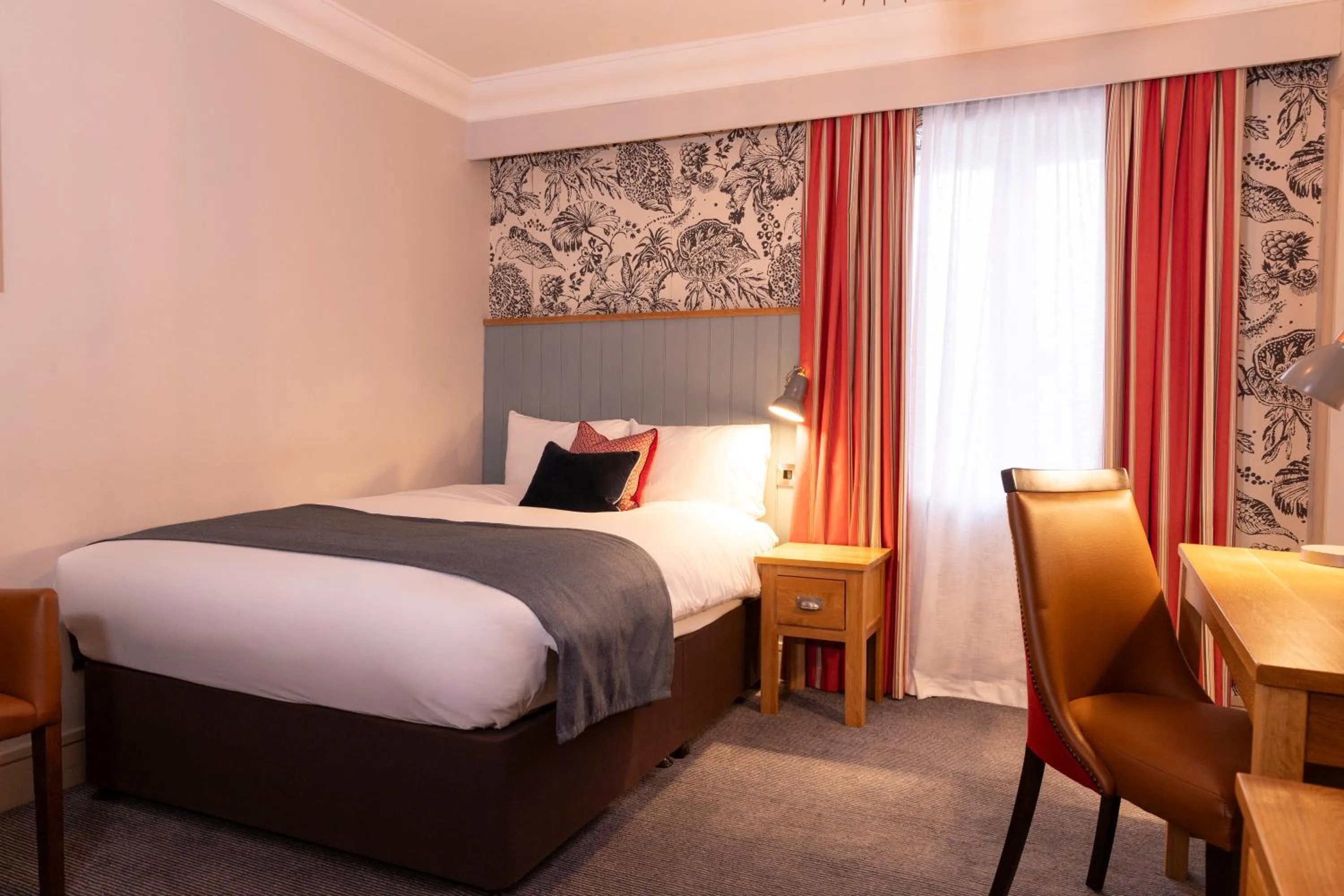 Bedroom, Bed in Greswolde Arms by Chef & Brewer Collection