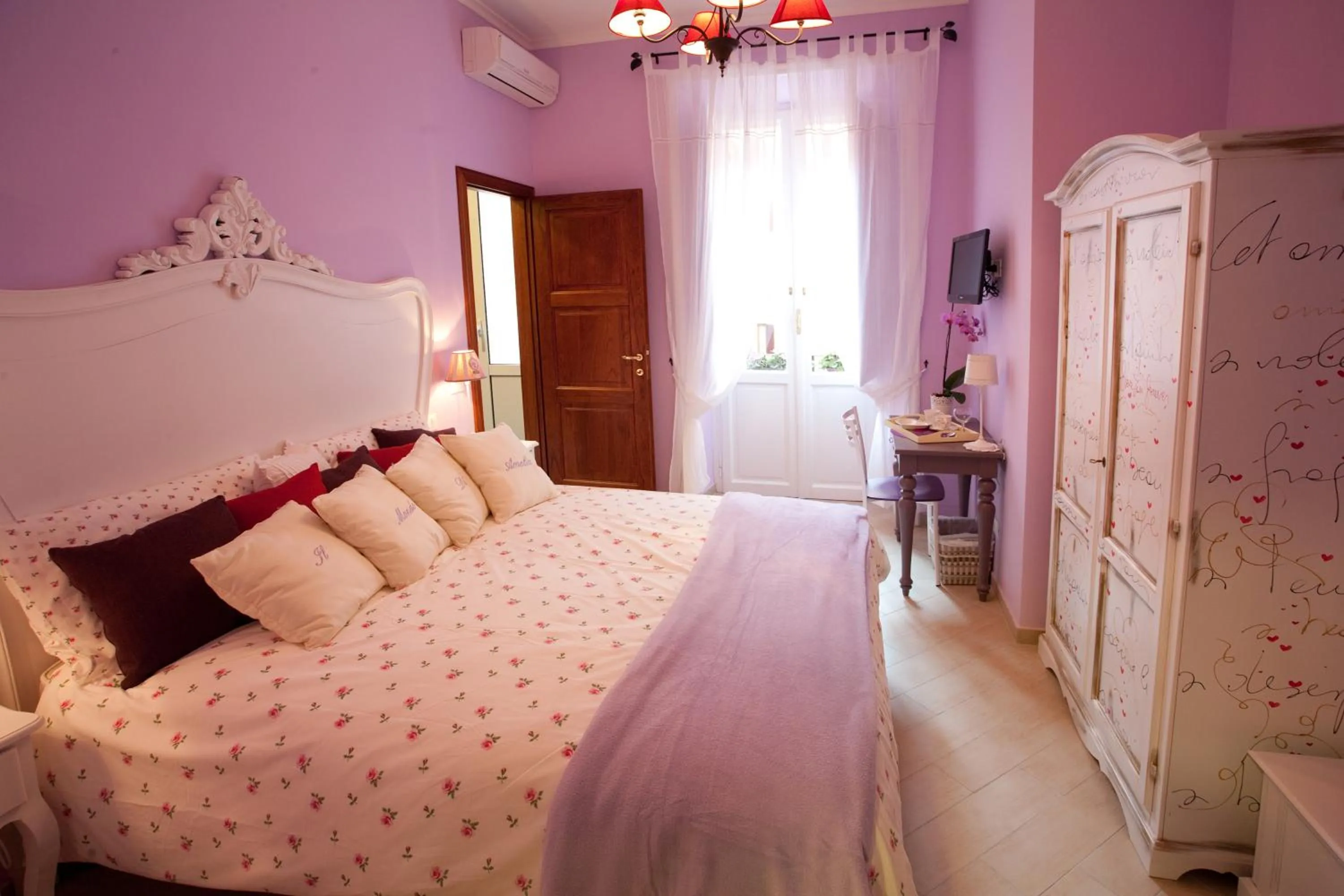 Bedroom, Bed in Il Mondo Di Amelia