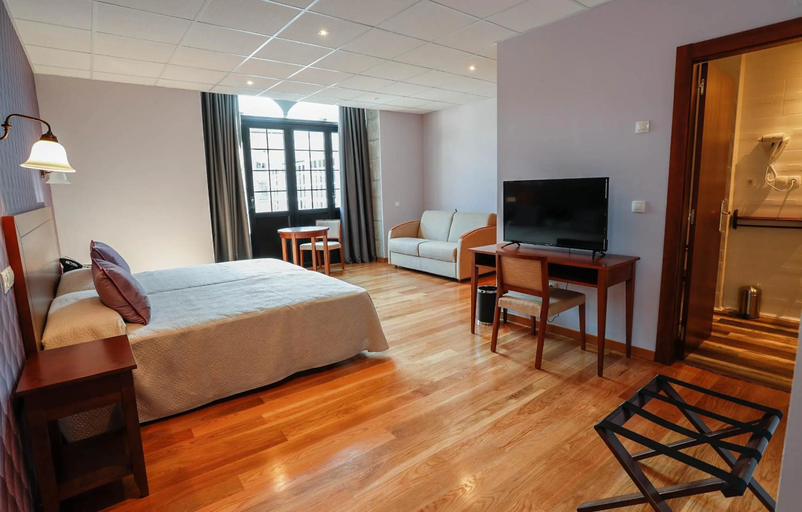 Photo of the whole room, Bed in Hotel Rey Silo