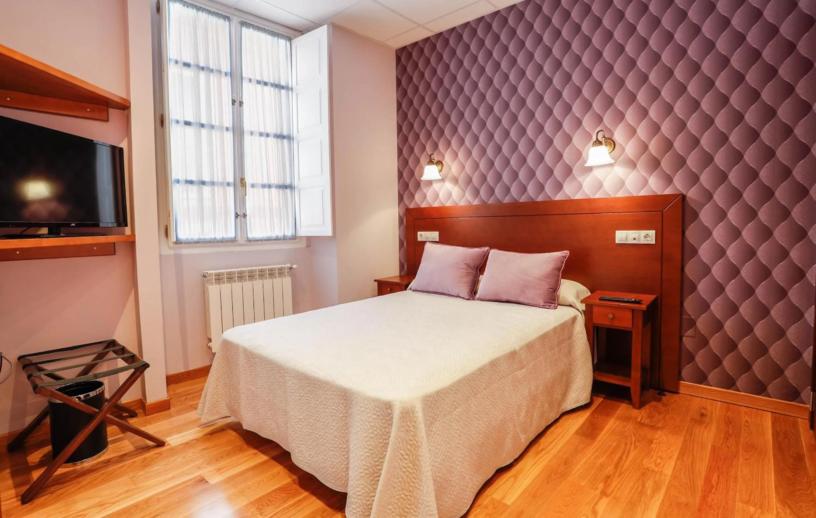 Photo of the whole room, Bed in Hotel Rey Silo