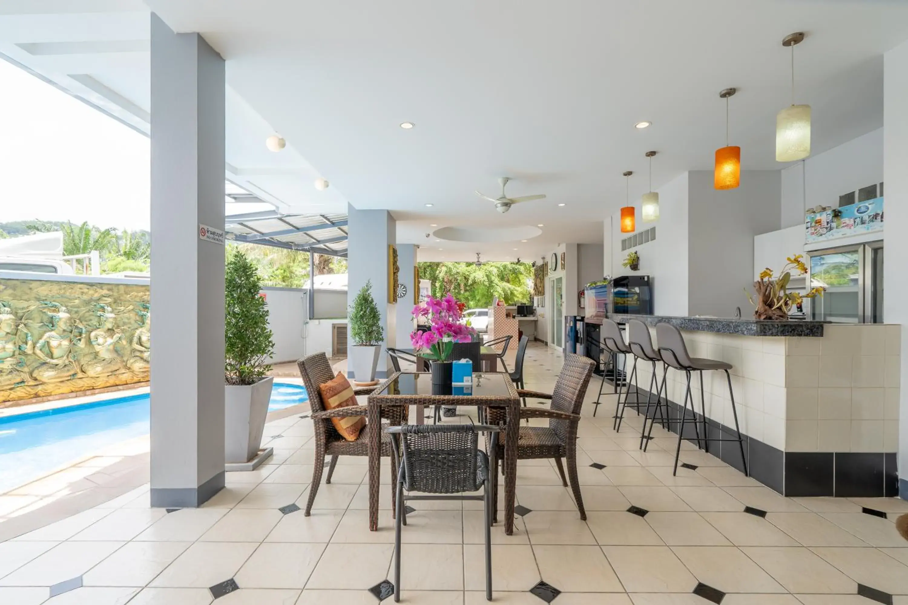 Lobby or reception in Square One Hotel Patong Lobby or reception in Square One Hotel Patong