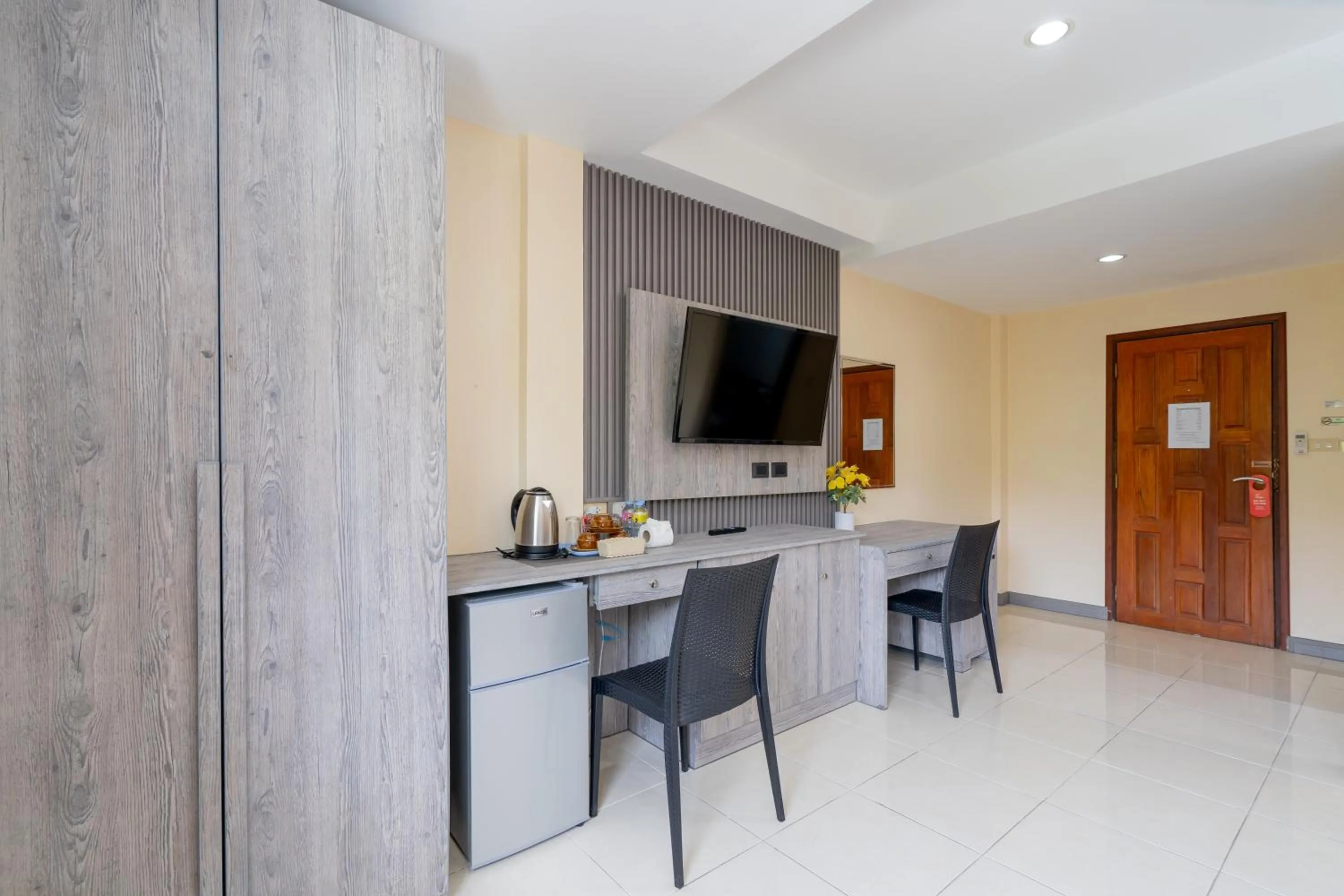 TV and multimedia in Square One Hotel Patong