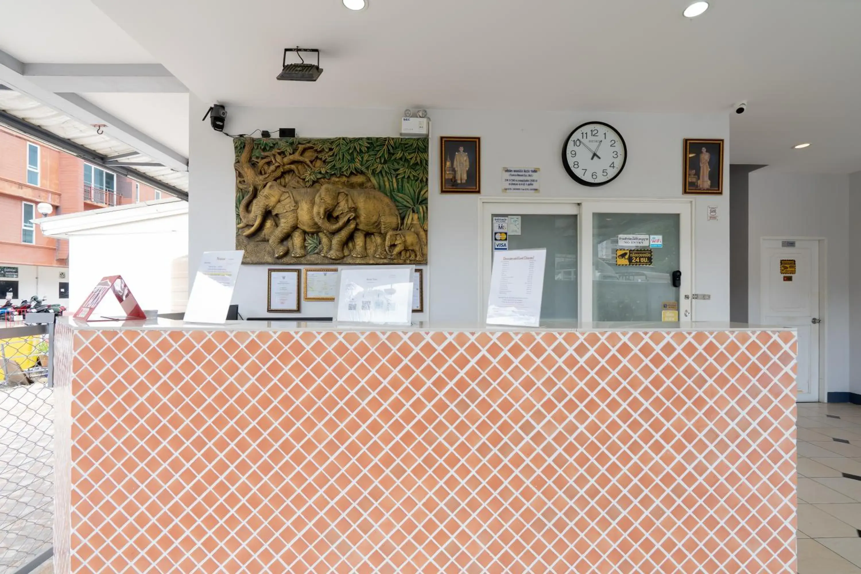 Lobby or reception in Square One Hotel Patong Lobby or reception in Square One Hotel Patong