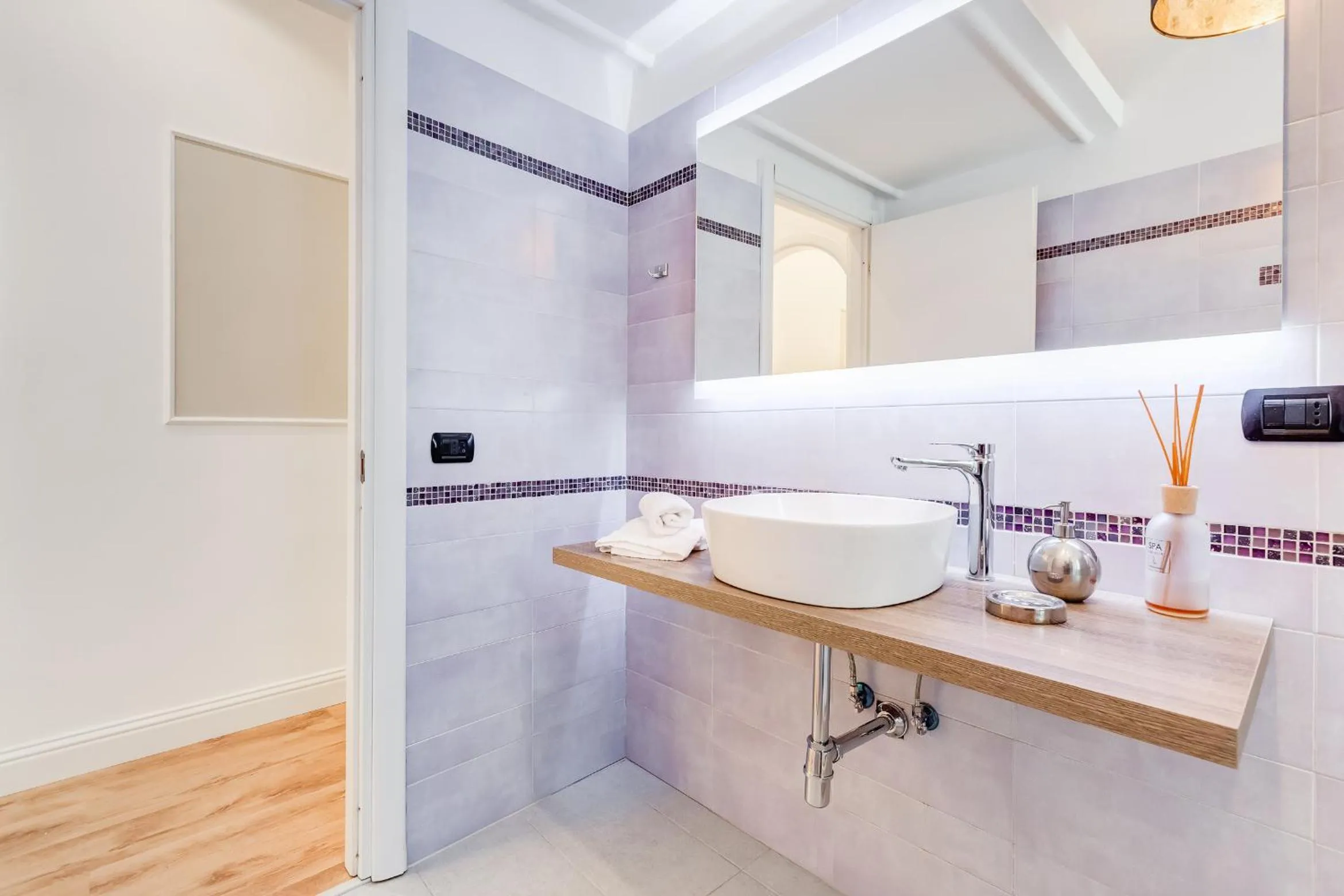 Shower in Vaticano Private Apartment