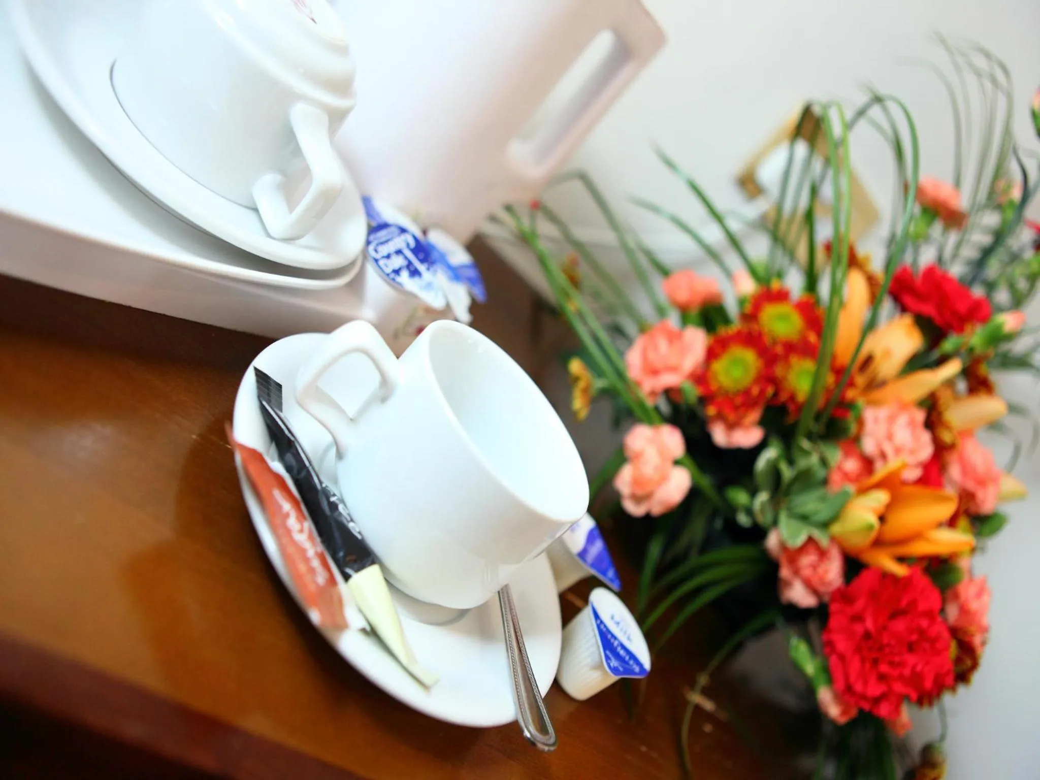 Coffee/tea facilities in Gatwick Cambridge Hotel