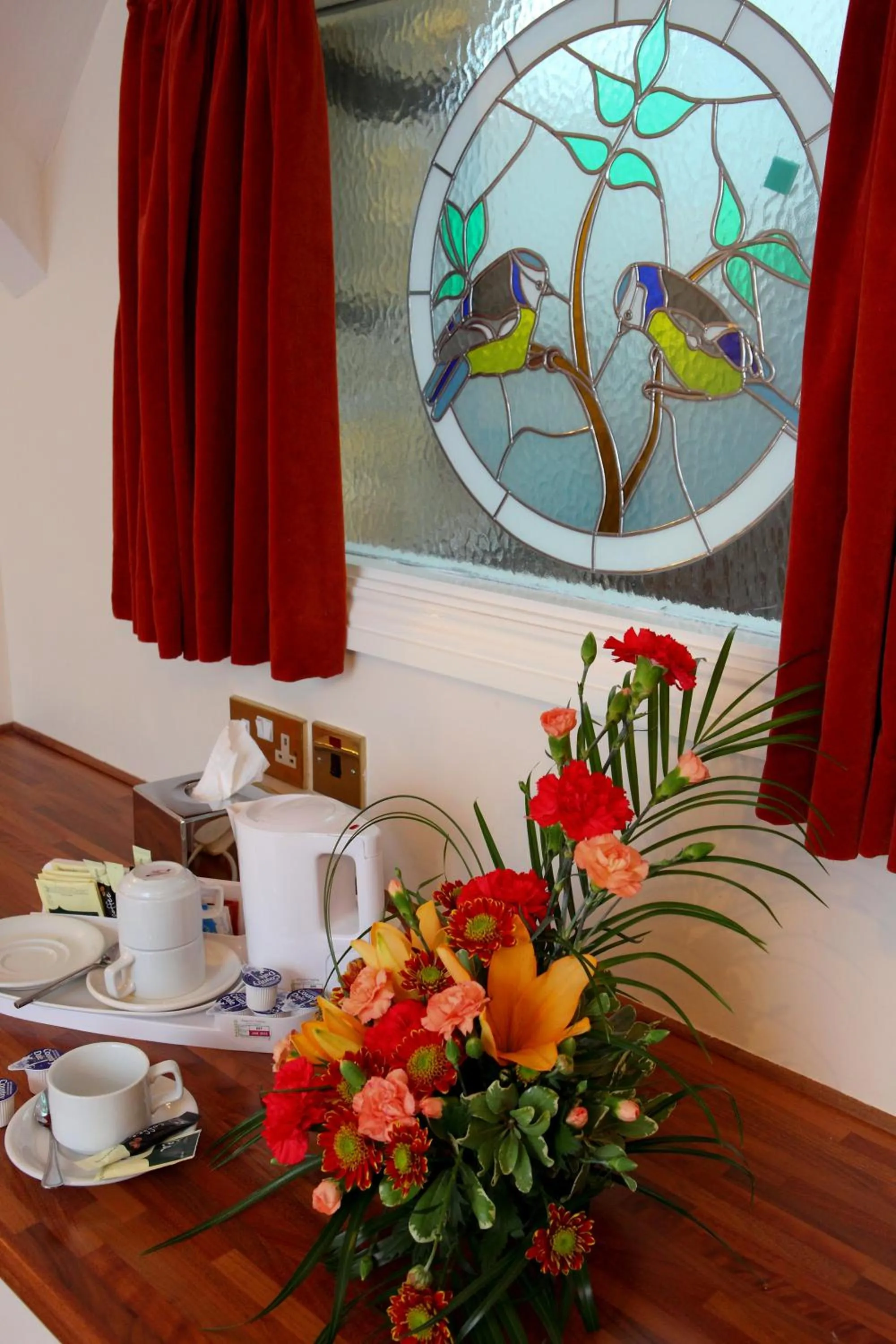 Bedroom in Gatwick Cambridge Hotel