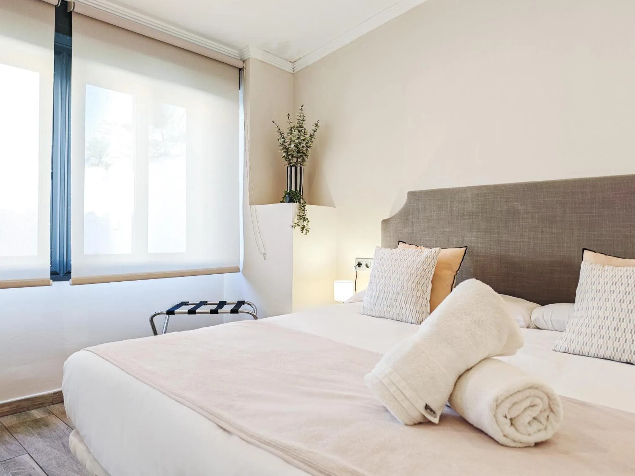 Bed in AZZ Sevilla Torre de la Plata Apartamentos