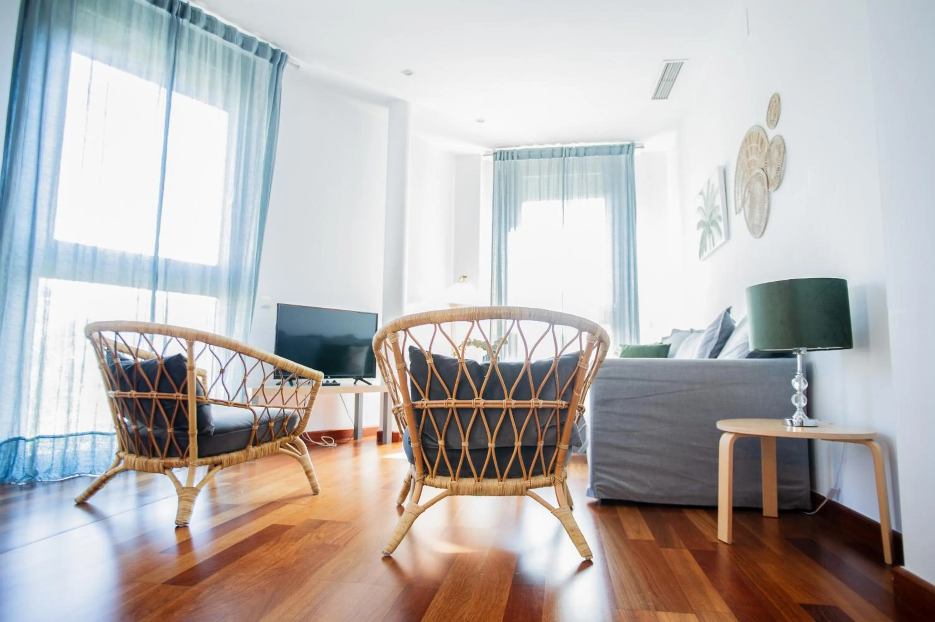 Living room in AZZ Sevilla Torre de la Plata Apartamentos