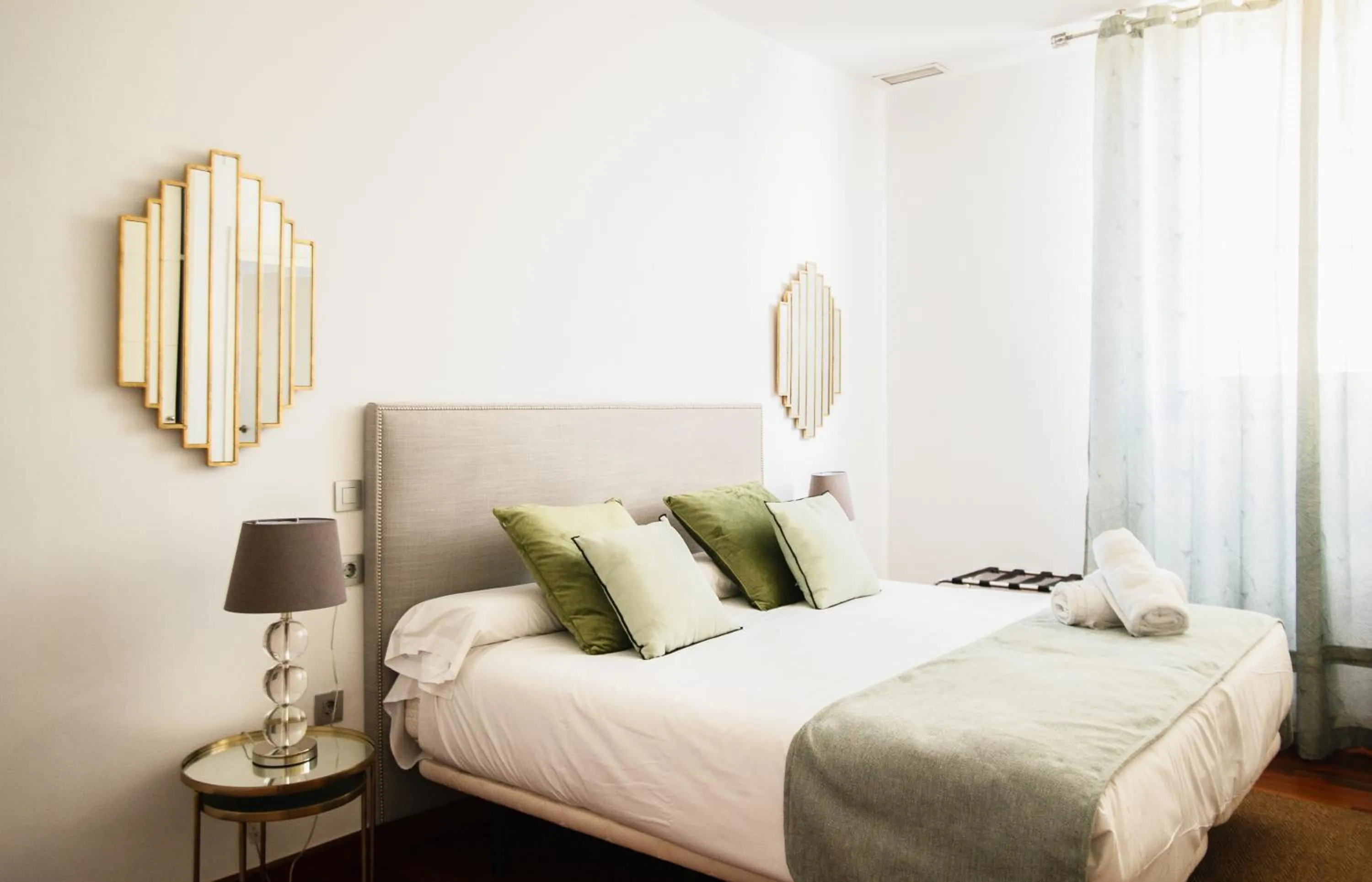 AZZ Sevilla Torre de la Plata Apartamentos