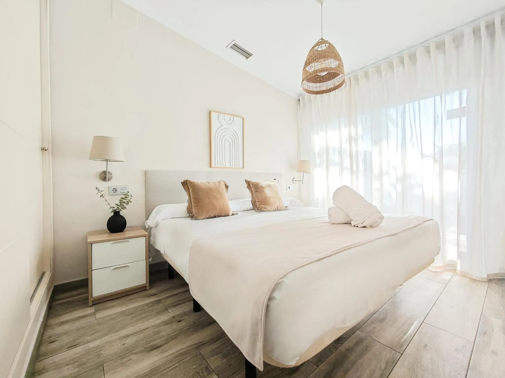 Photo of the whole room, Bed in AZZ Sevilla Torre de la Plata Apartamentos