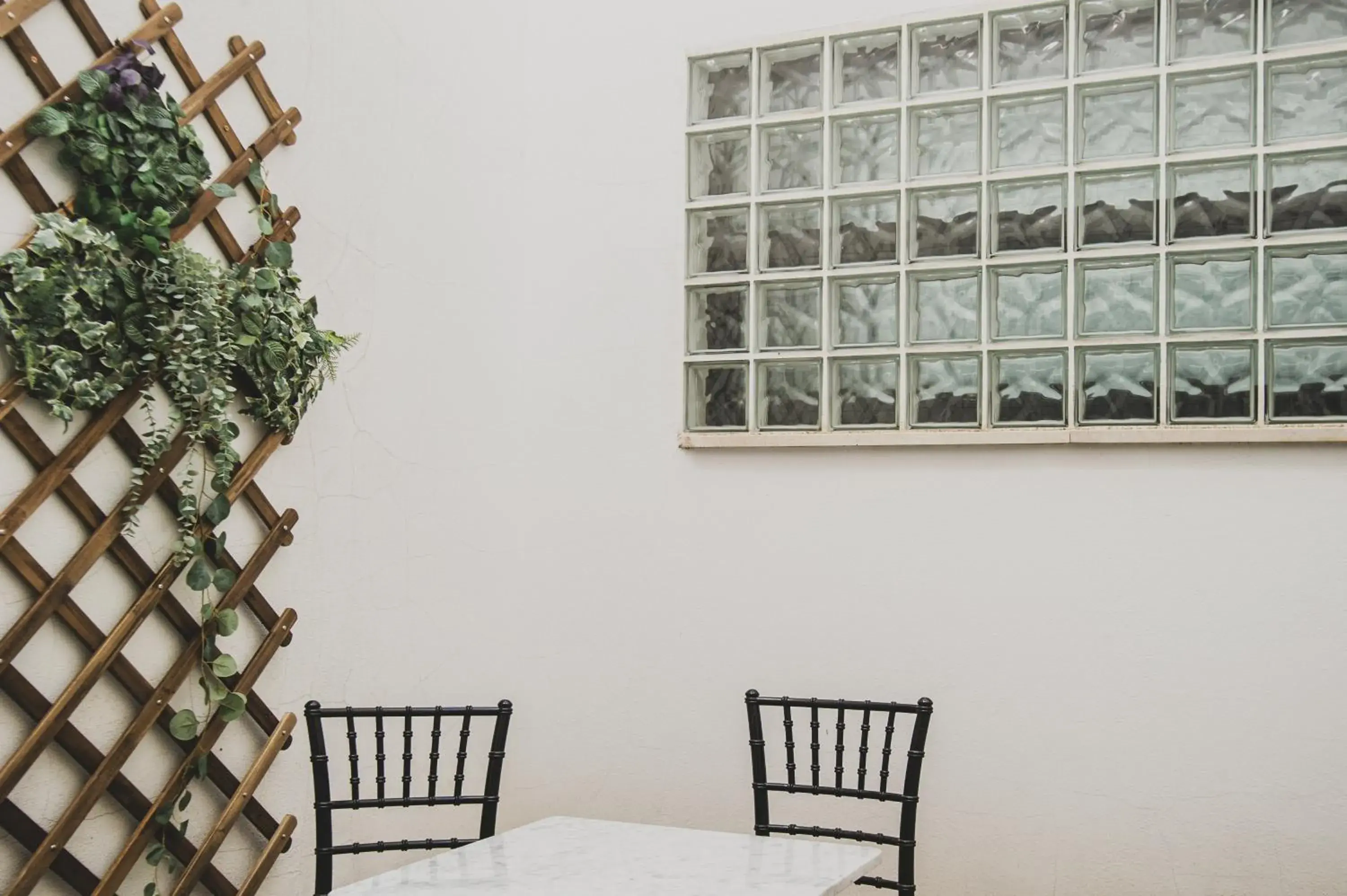 Patio in AZZ Sevilla Torre de la Plata Apartamentos Patio in AZZ Sevilla Torre de la Plata Apartamentos