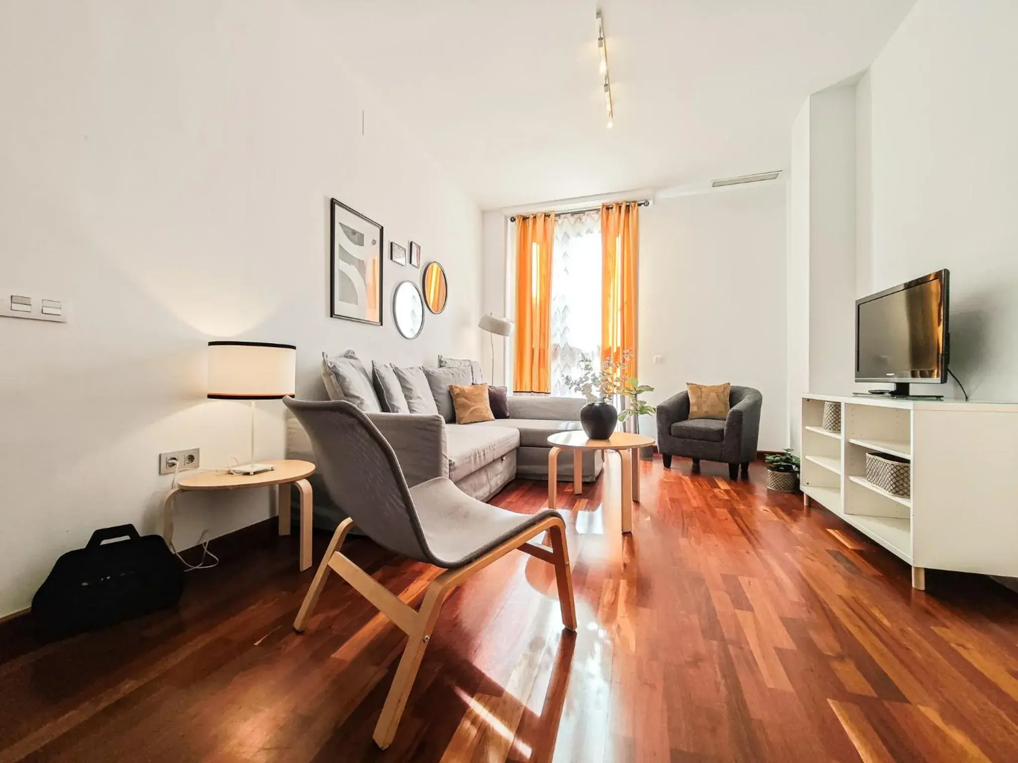 AZZ Sevilla Torre de la Plata Apartamentos AZZ Sevilla Torre de la Plata Apartamentos