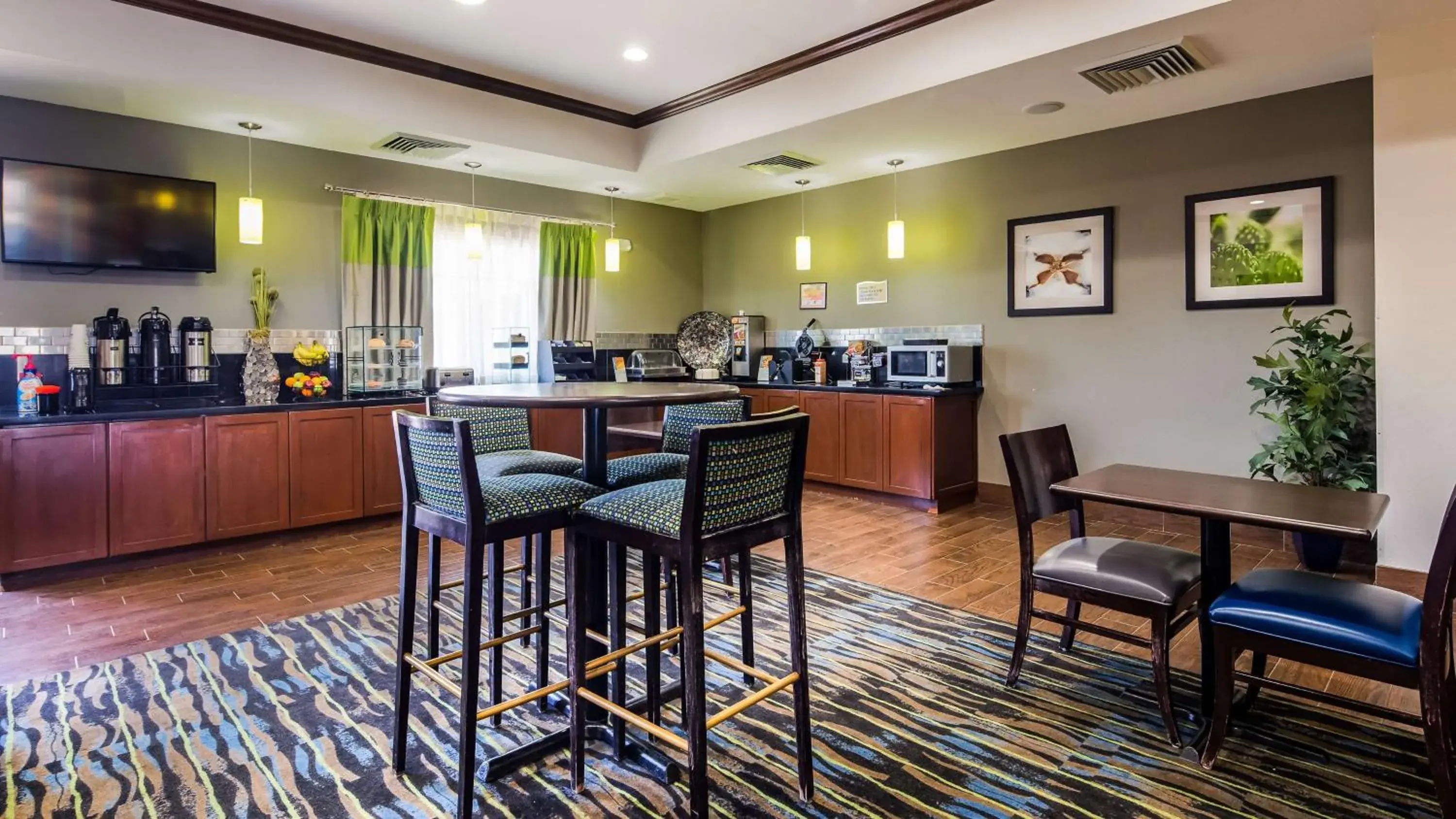 Breakfast in Best Western Plus Denver City Hotel & Suites Breakfast in Best Western Plus Denver City Hotel & Suites