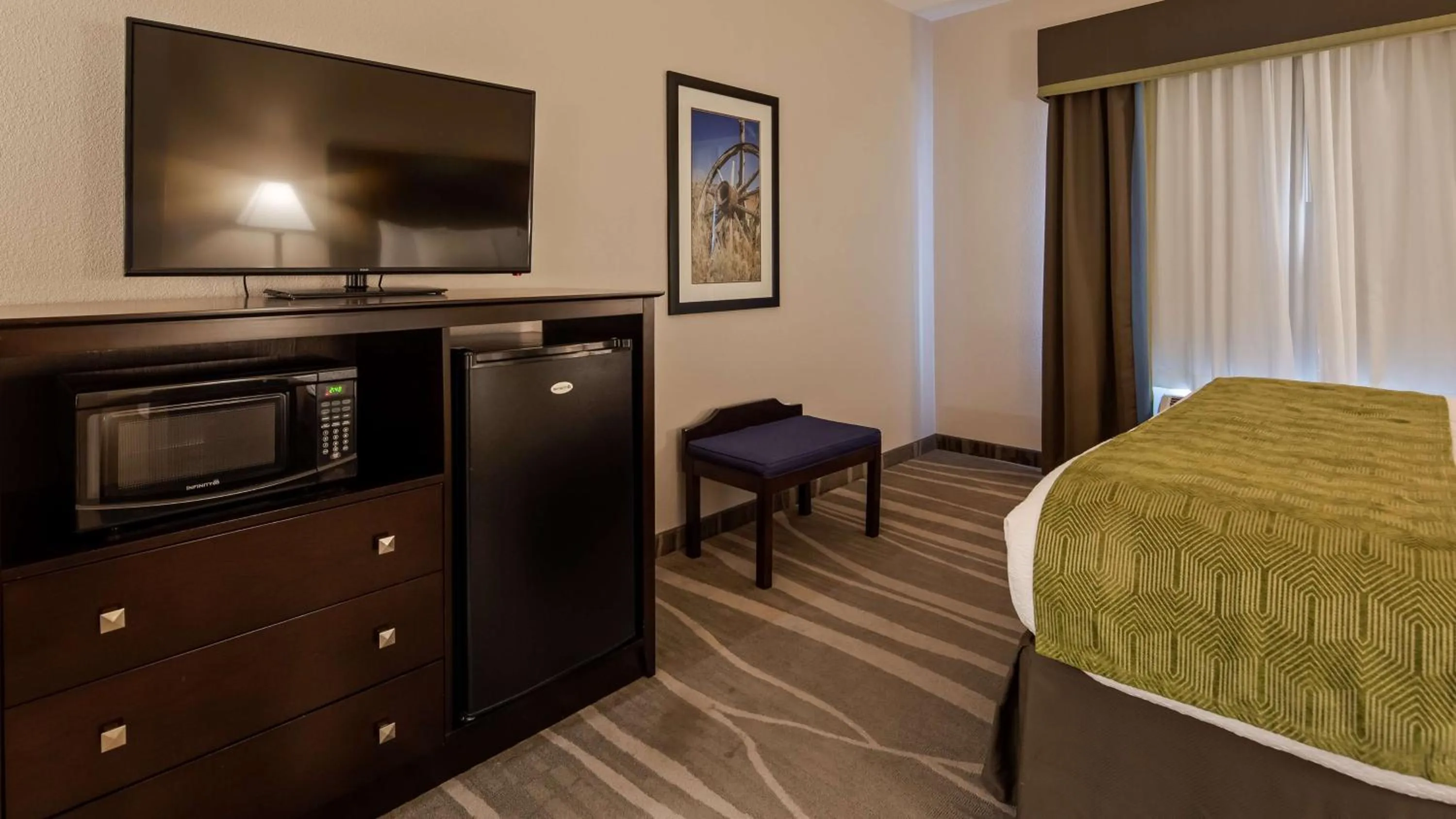 Bedroom, Bed in Best Western Plus Denver City Hotel & Suites