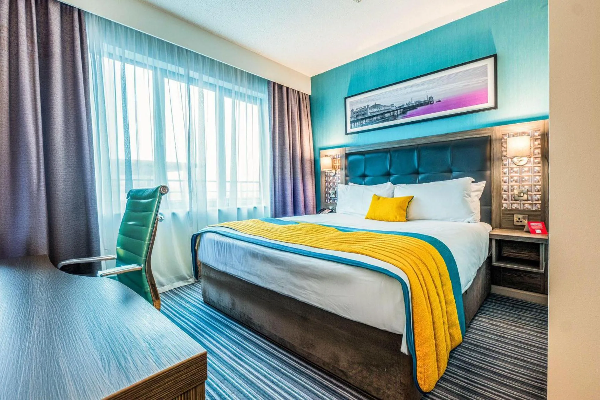 Photo of the whole room, Bed in Leonardo Hotel Brighton - Formerly Jurys Inn