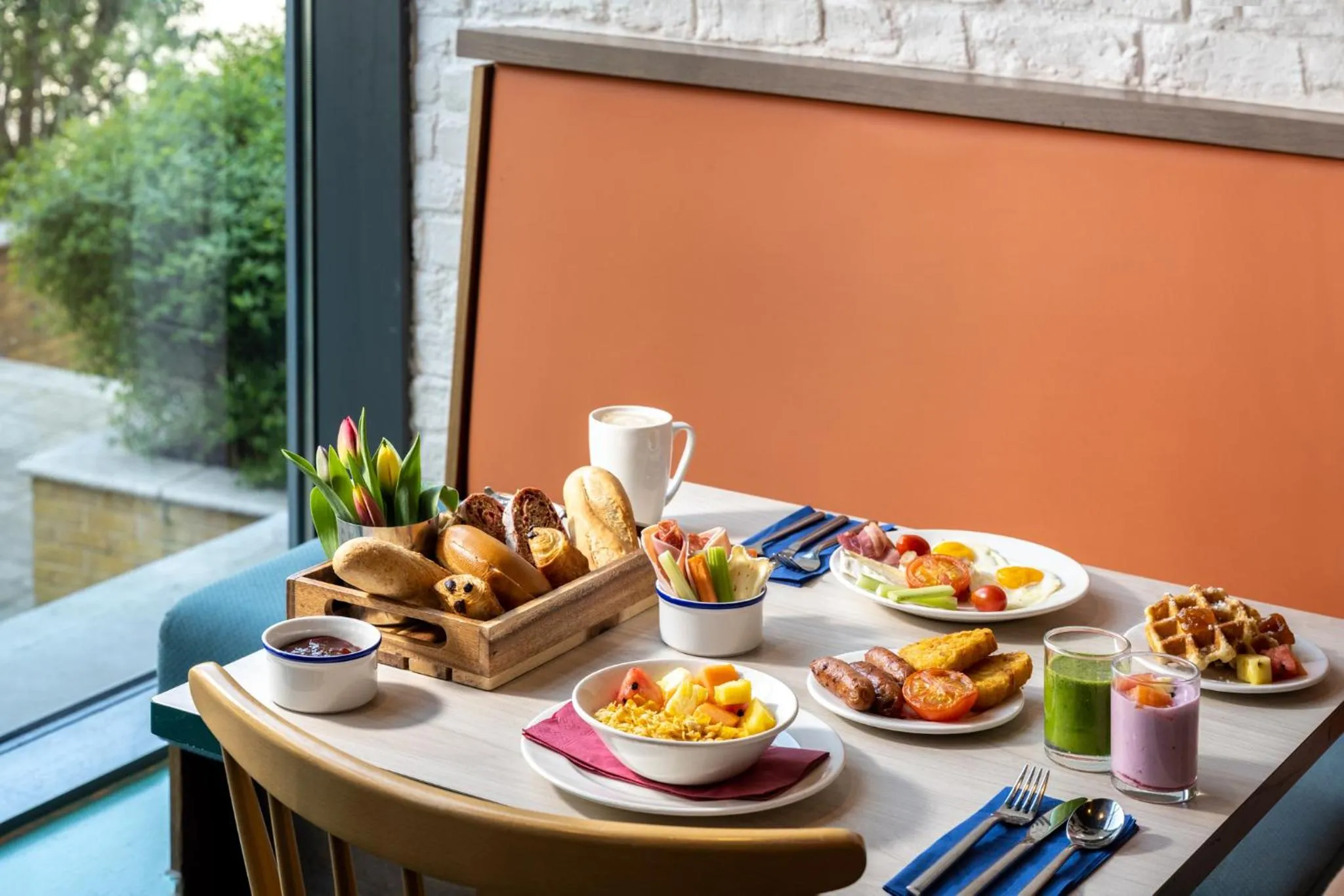 Buffet breakfast in Leonardo Hotel Brighton - Formerly Jurys Inn