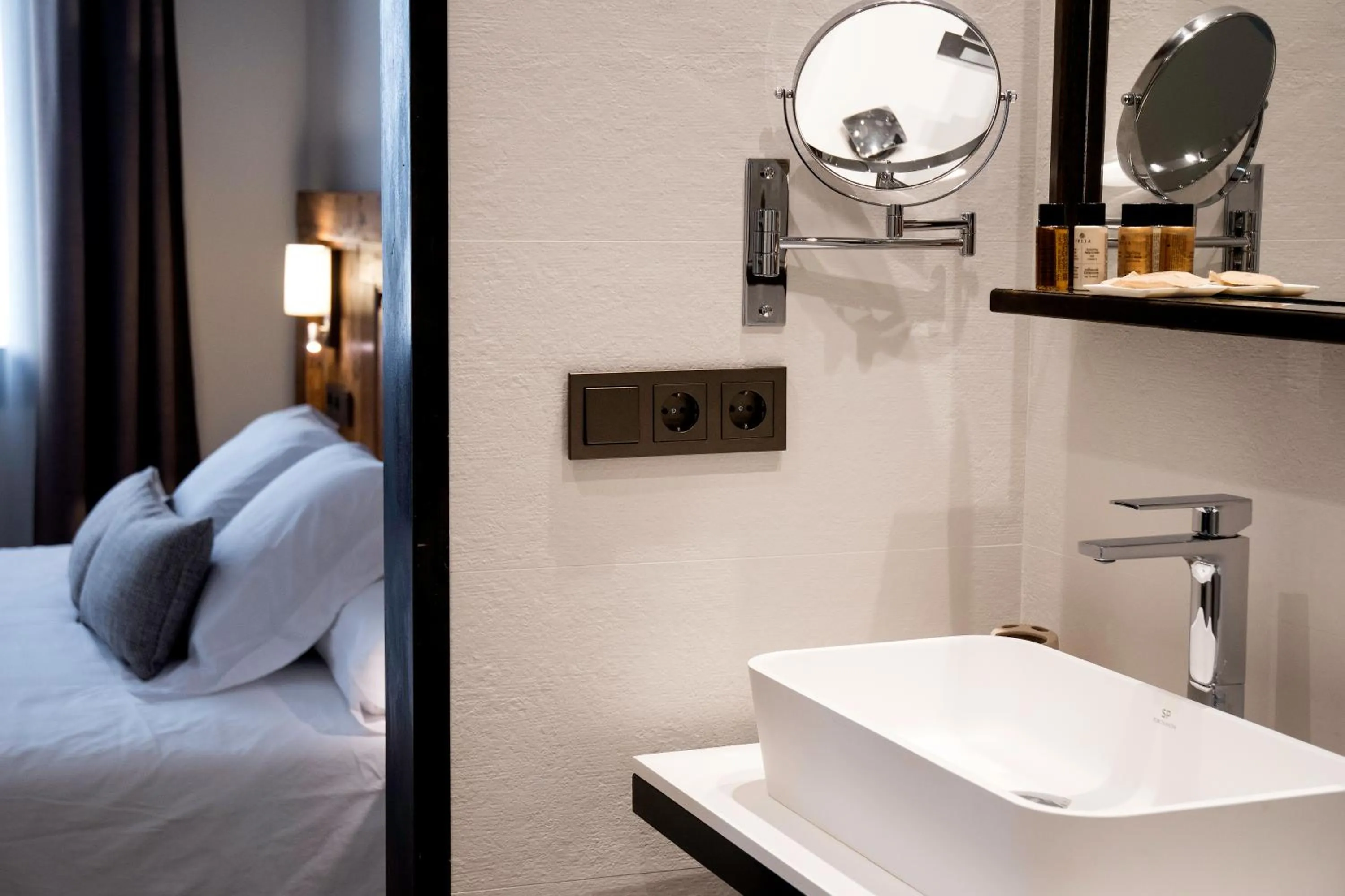 Property building, Bed in Sa Voga Hotel & Spa