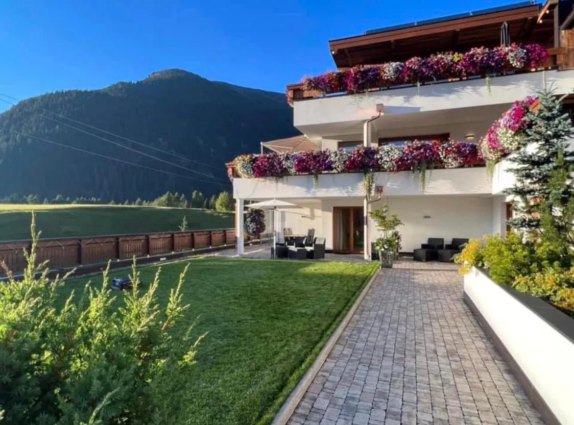 Two-Bedroom Apartment in Appartements Delano