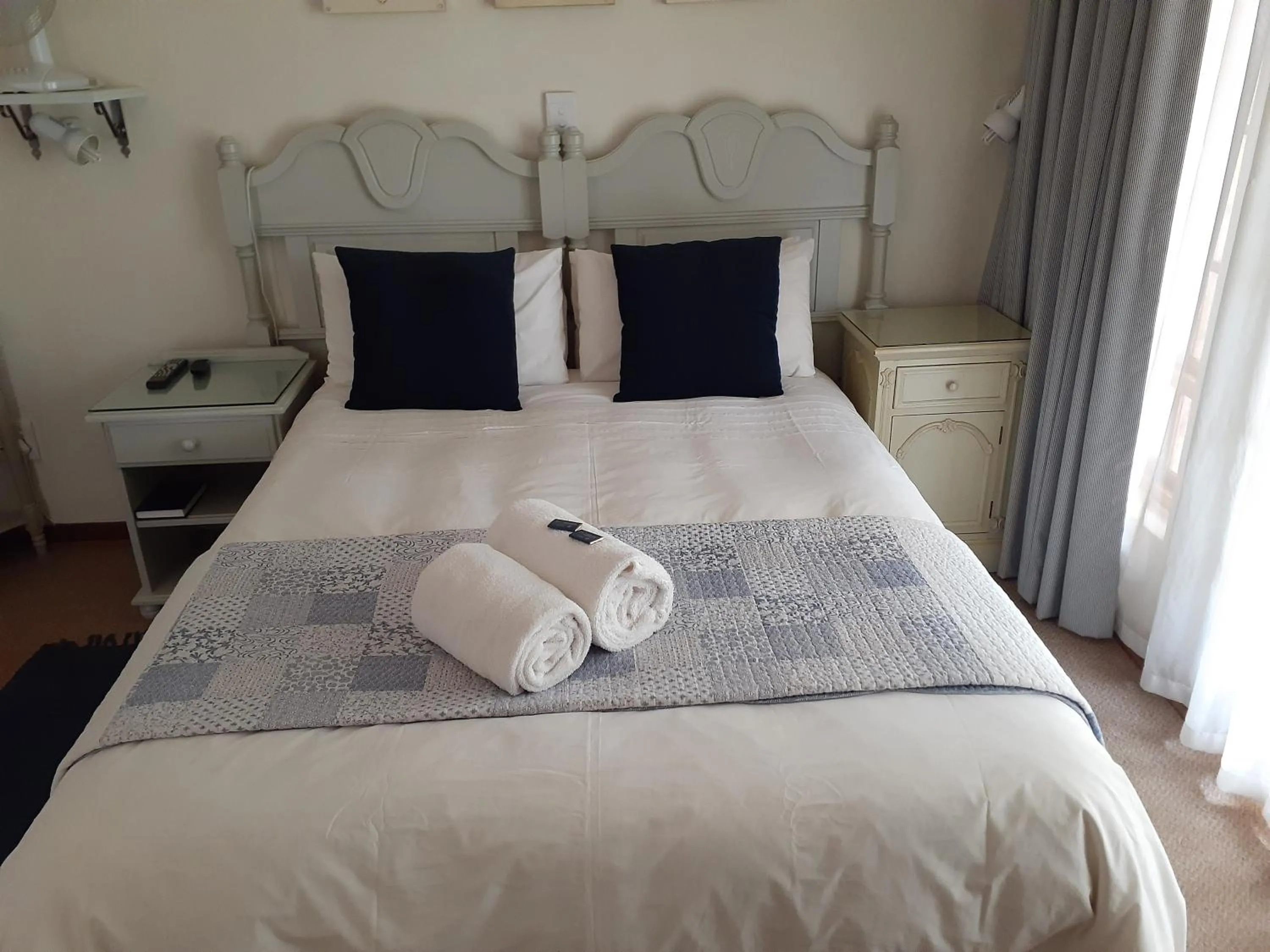 Bedroom, Bed in Sandstone Chameleon Guest House