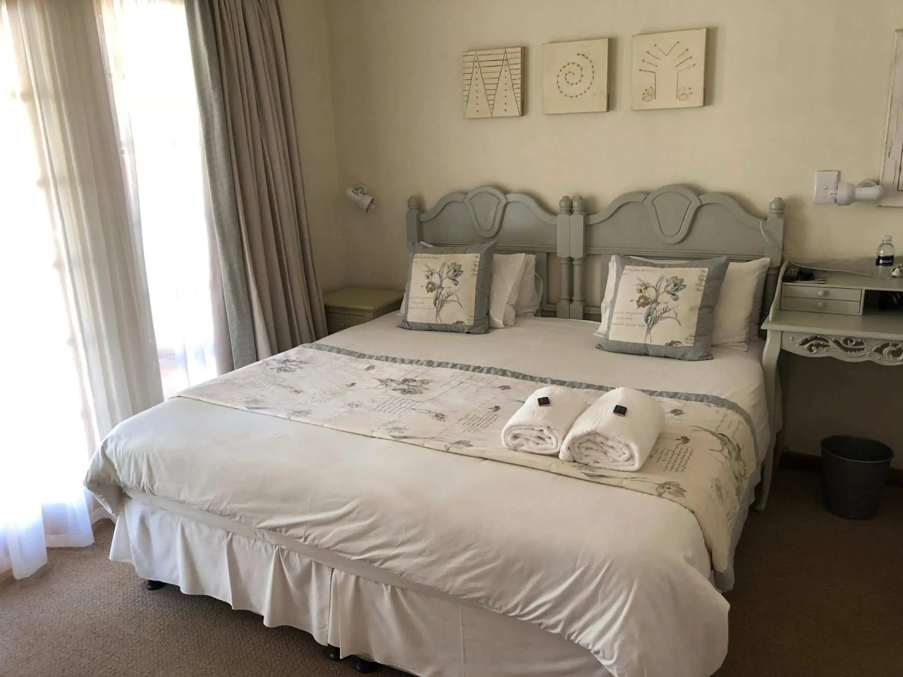 Double Room - single occupancy in Sandstone Chameleon Guest House Double Room - single occupancy in Sandstone Chameleon Guest House