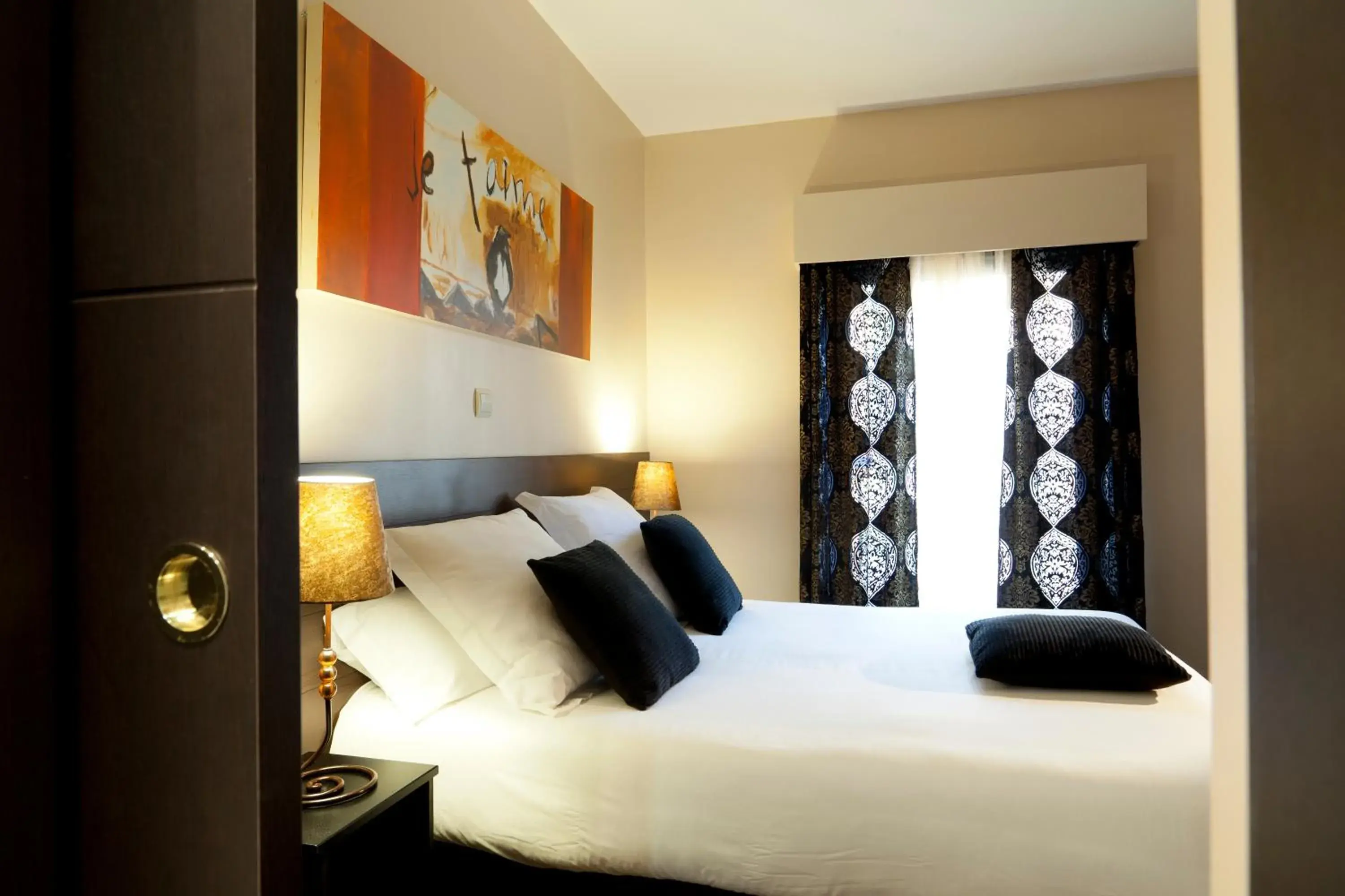 Double Room in THC Tirso Molina Hostel Double Room in THC Tirso Molina Hostel