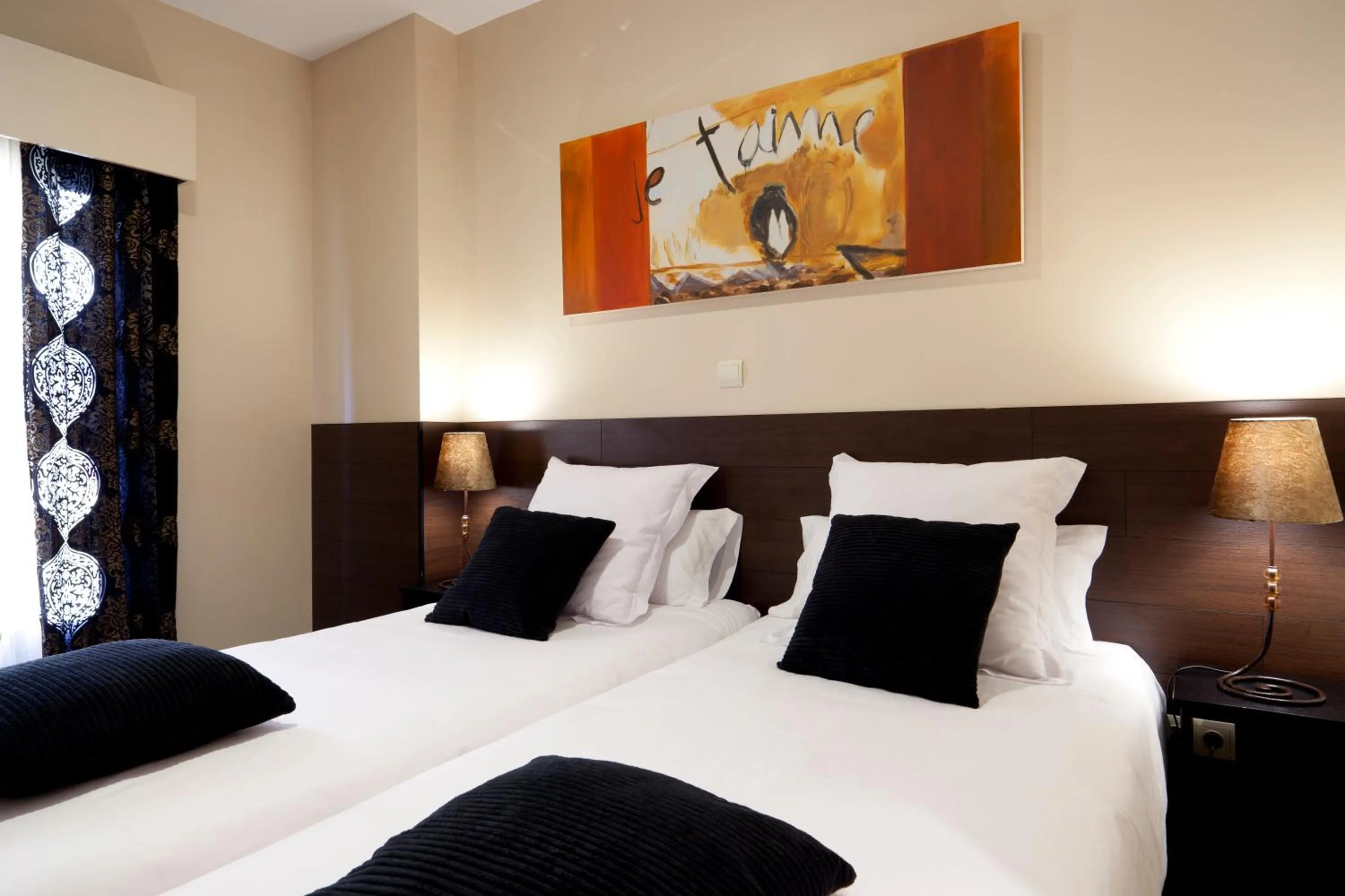 Twin Room in THC Tirso Molina Hostel