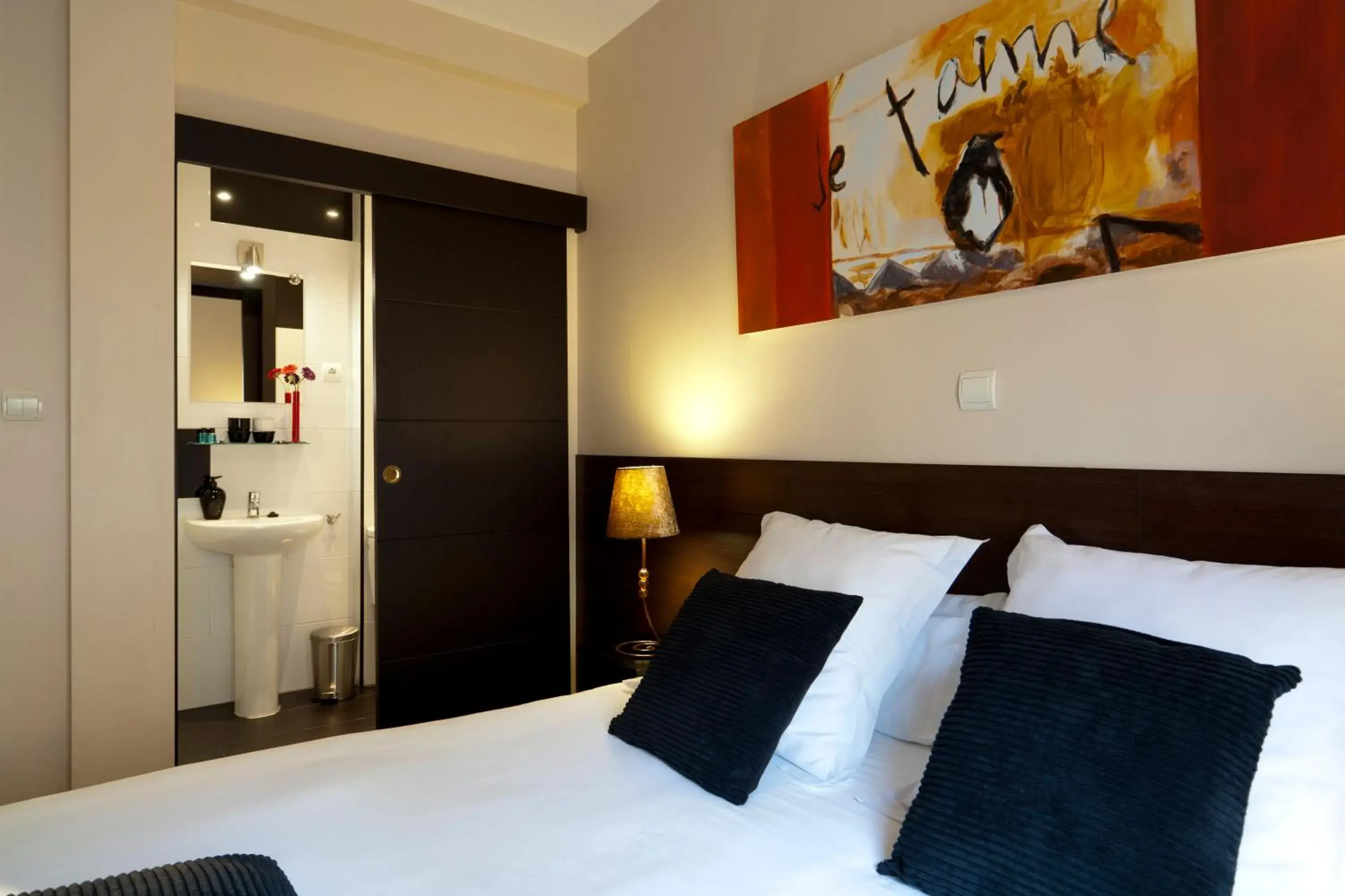 Double Room in THC Tirso Molina Hostel Double Room in THC Tirso Molina Hostel