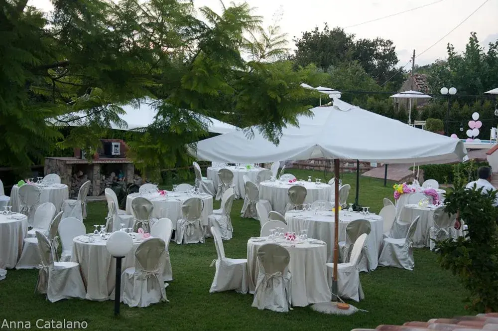 Restaurant/places to eat in Villa Catalano Restaurant/places to eat in Villa Catalano