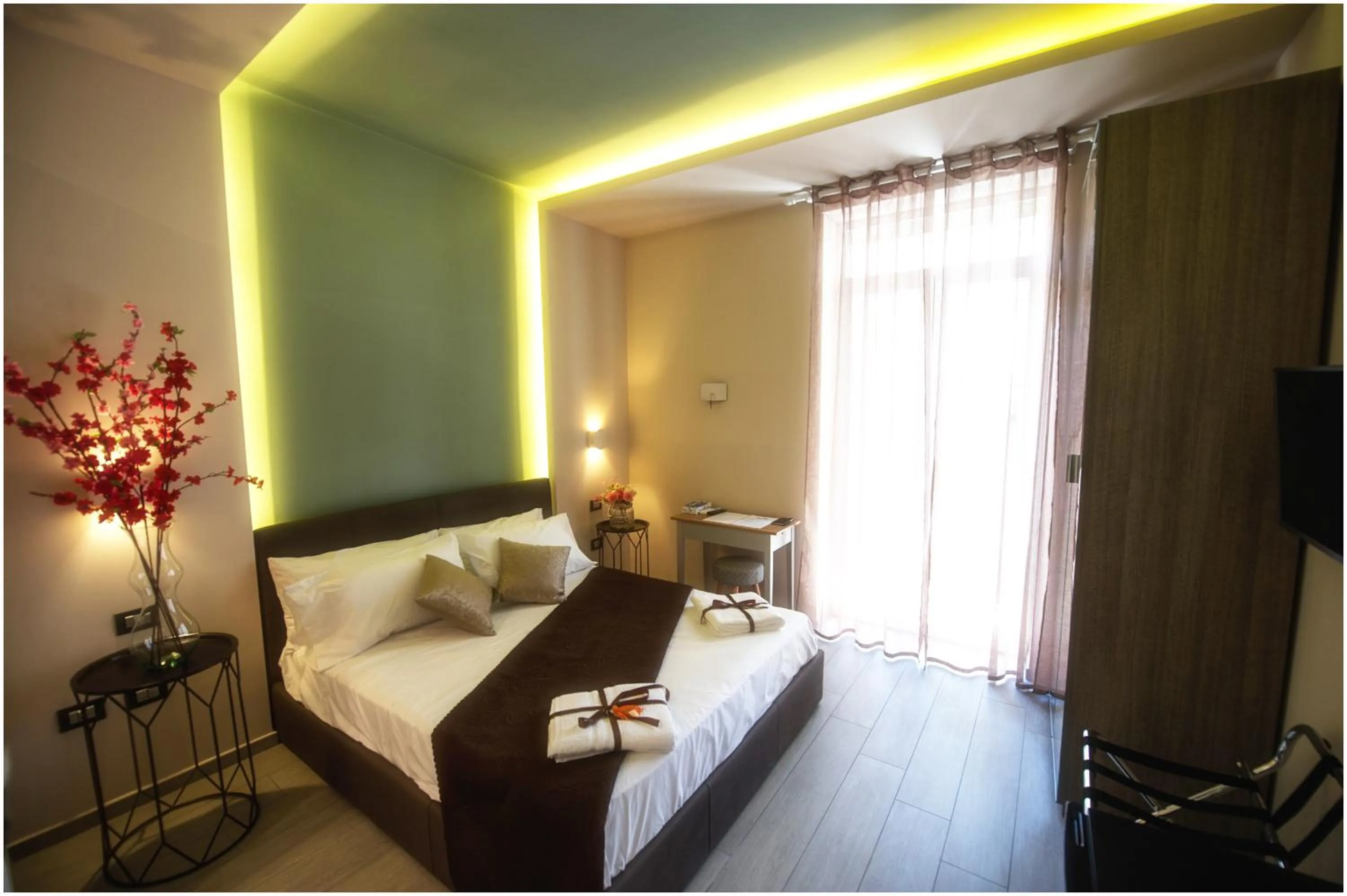 Photo of the whole room, Bed in Bell's