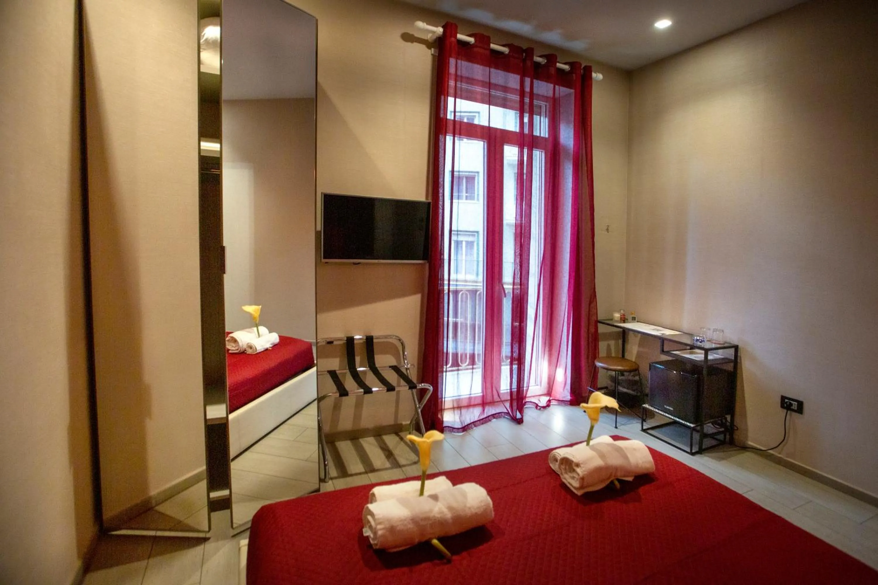 Bedroom, Bed in Bell's