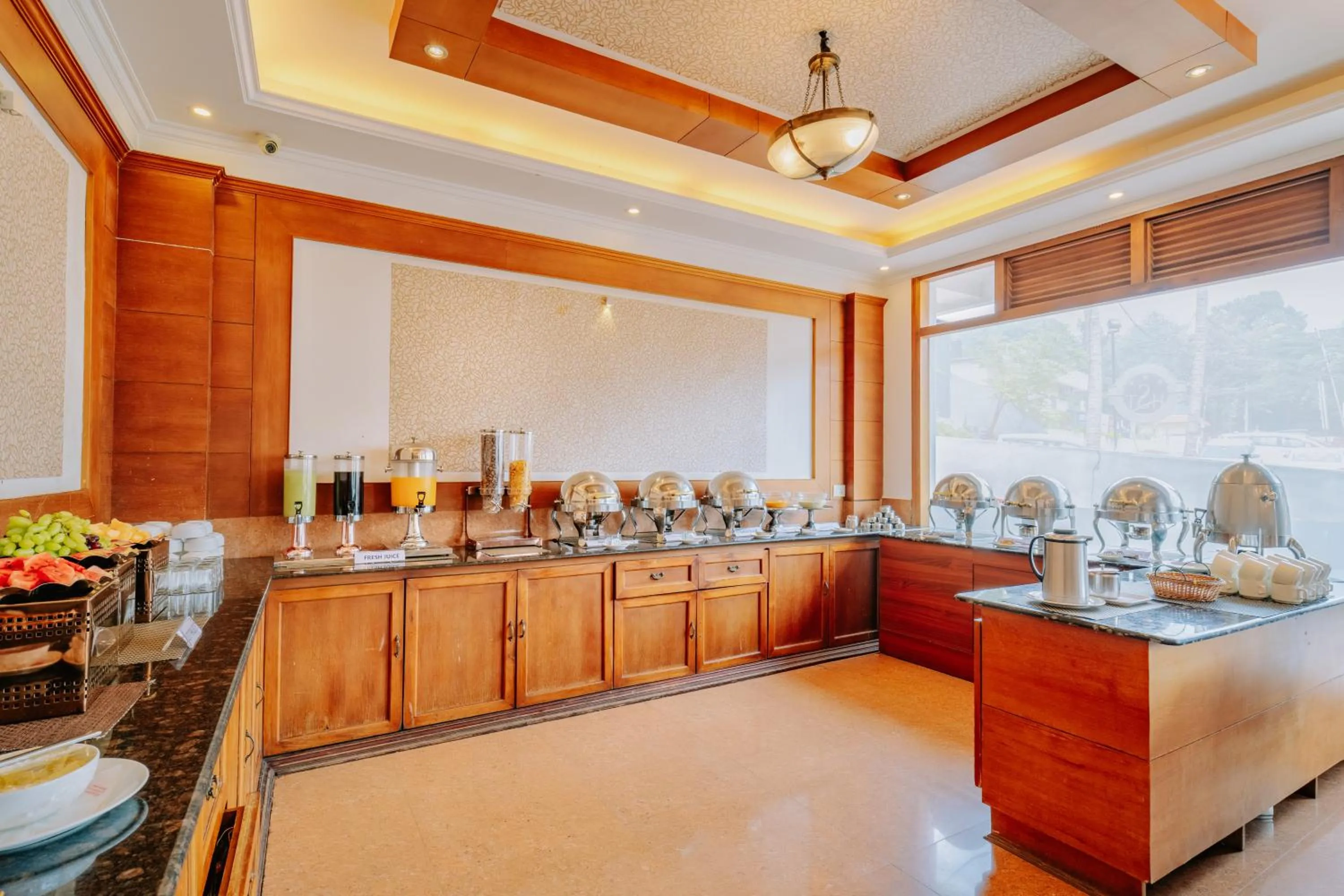 Restaurant/places to eat in Seasons Thekkady