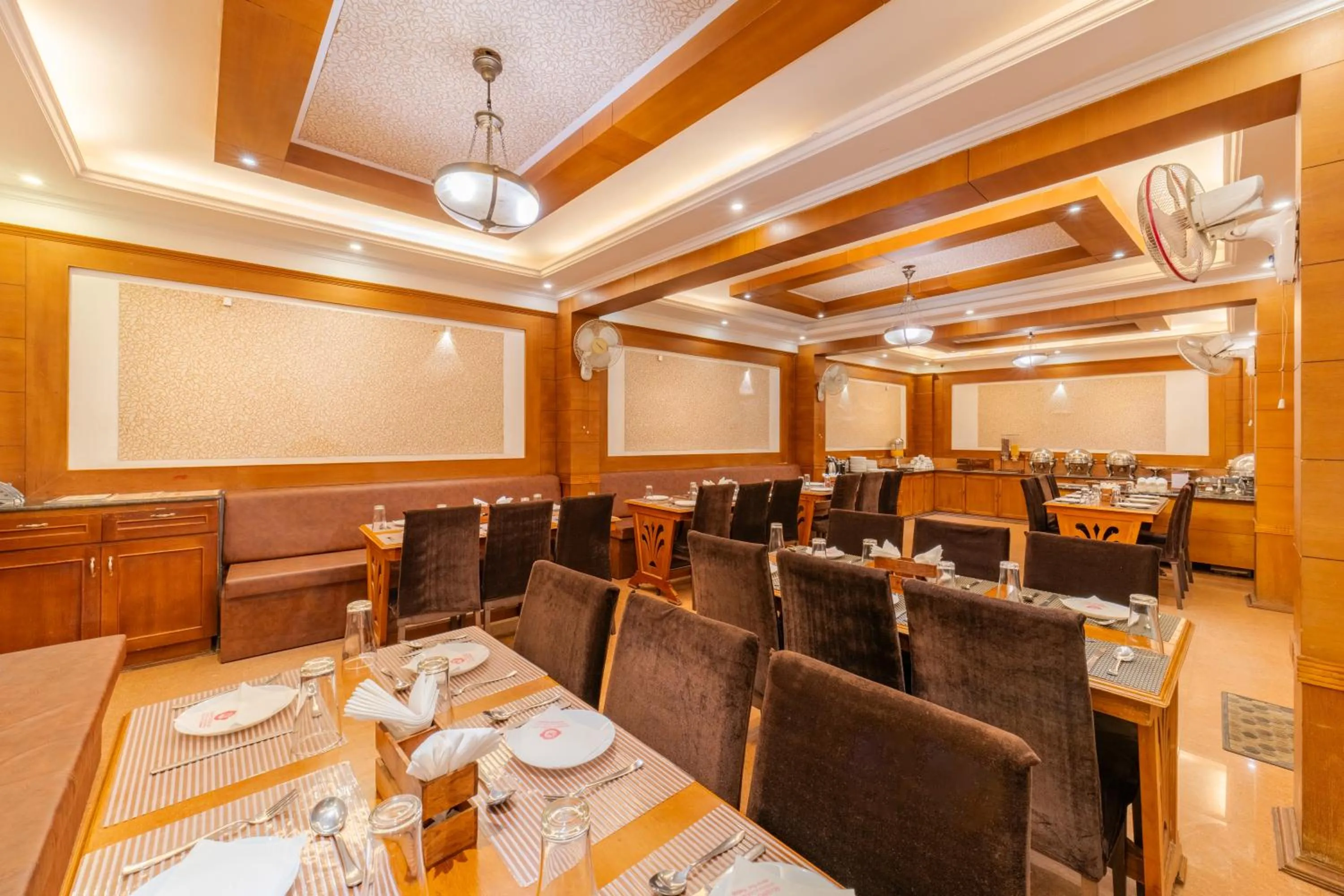 Restaurant/places to eat in Seasons Thekkady