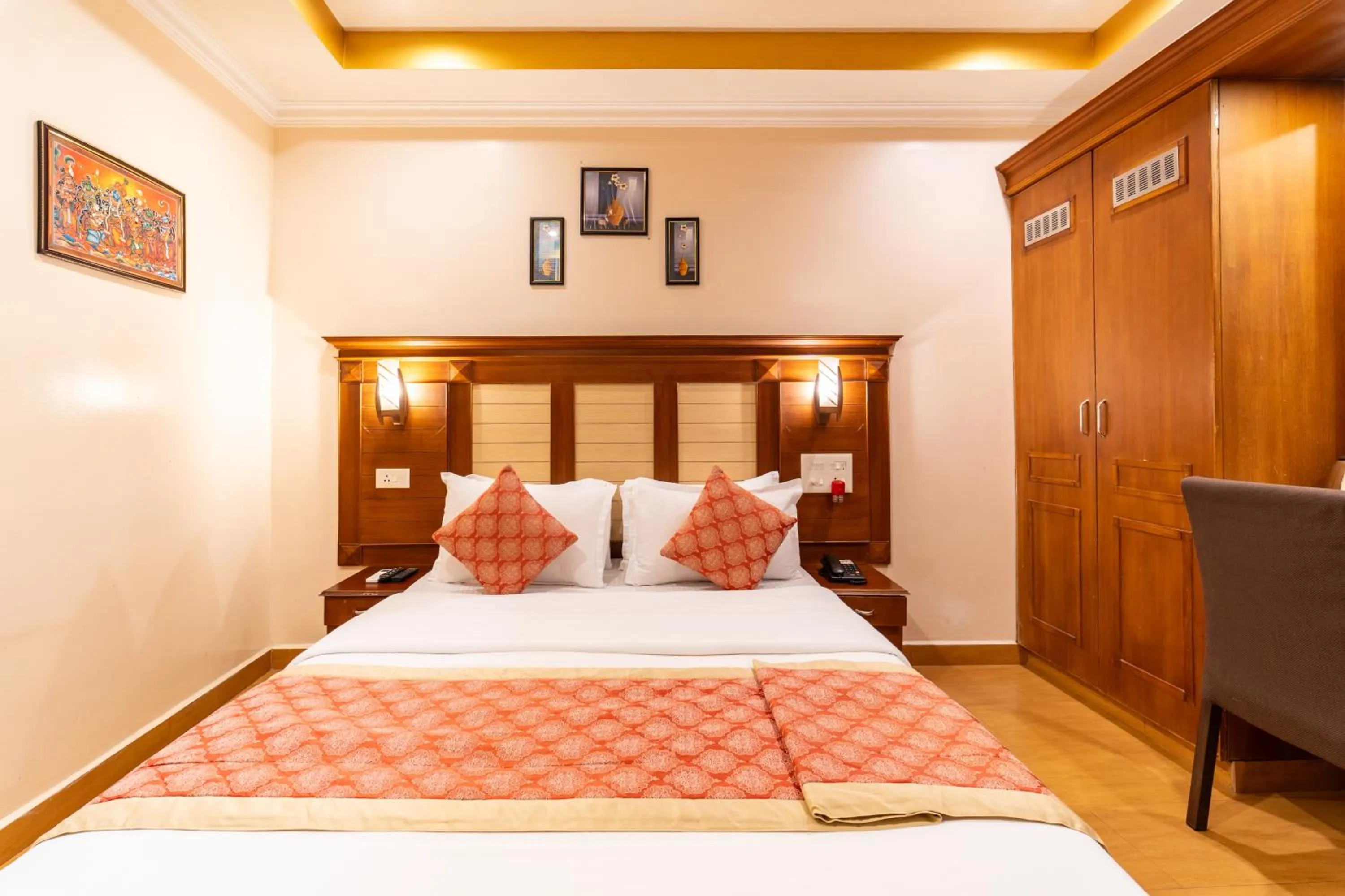 Bed in Seasons Thekkady