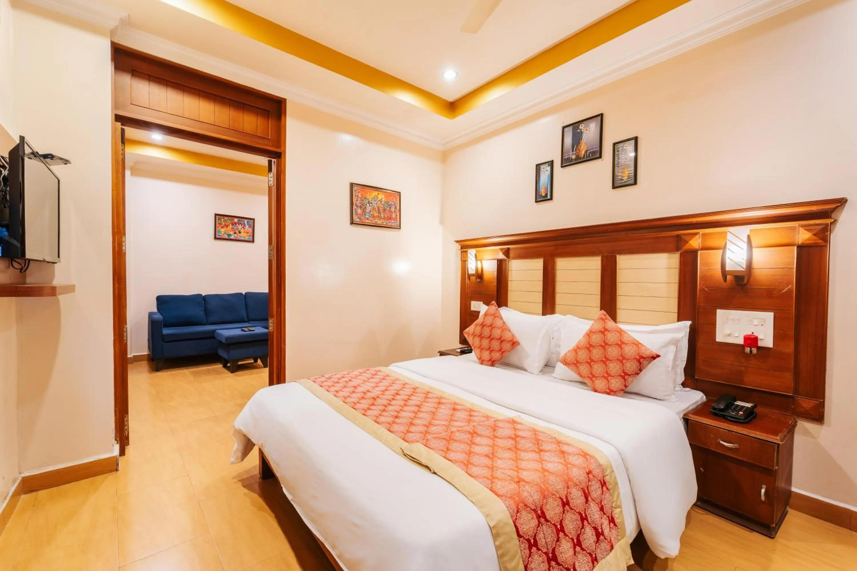 Bed in Seasons Thekkady