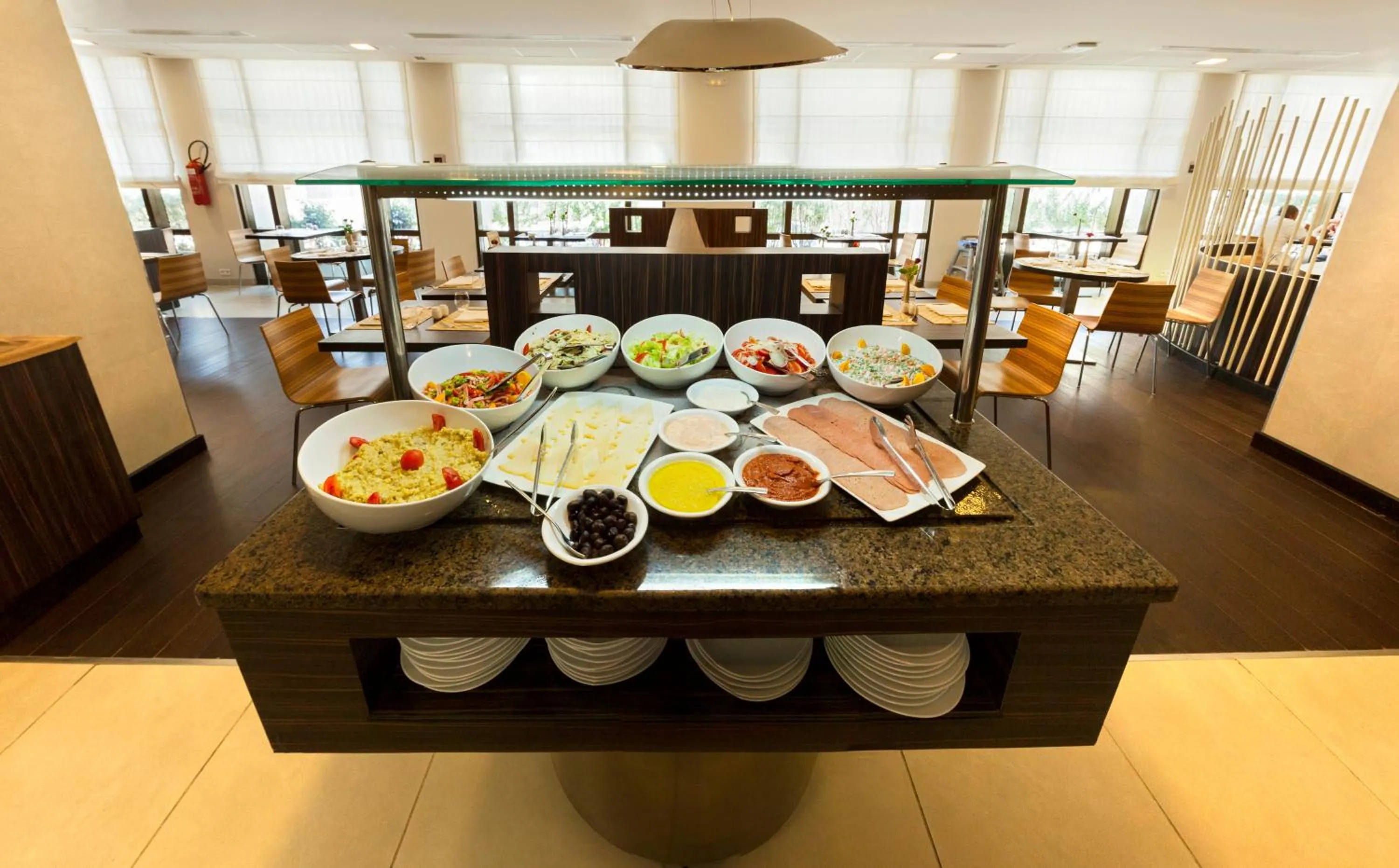 Restaurant/places to eat in Ibis Tunis