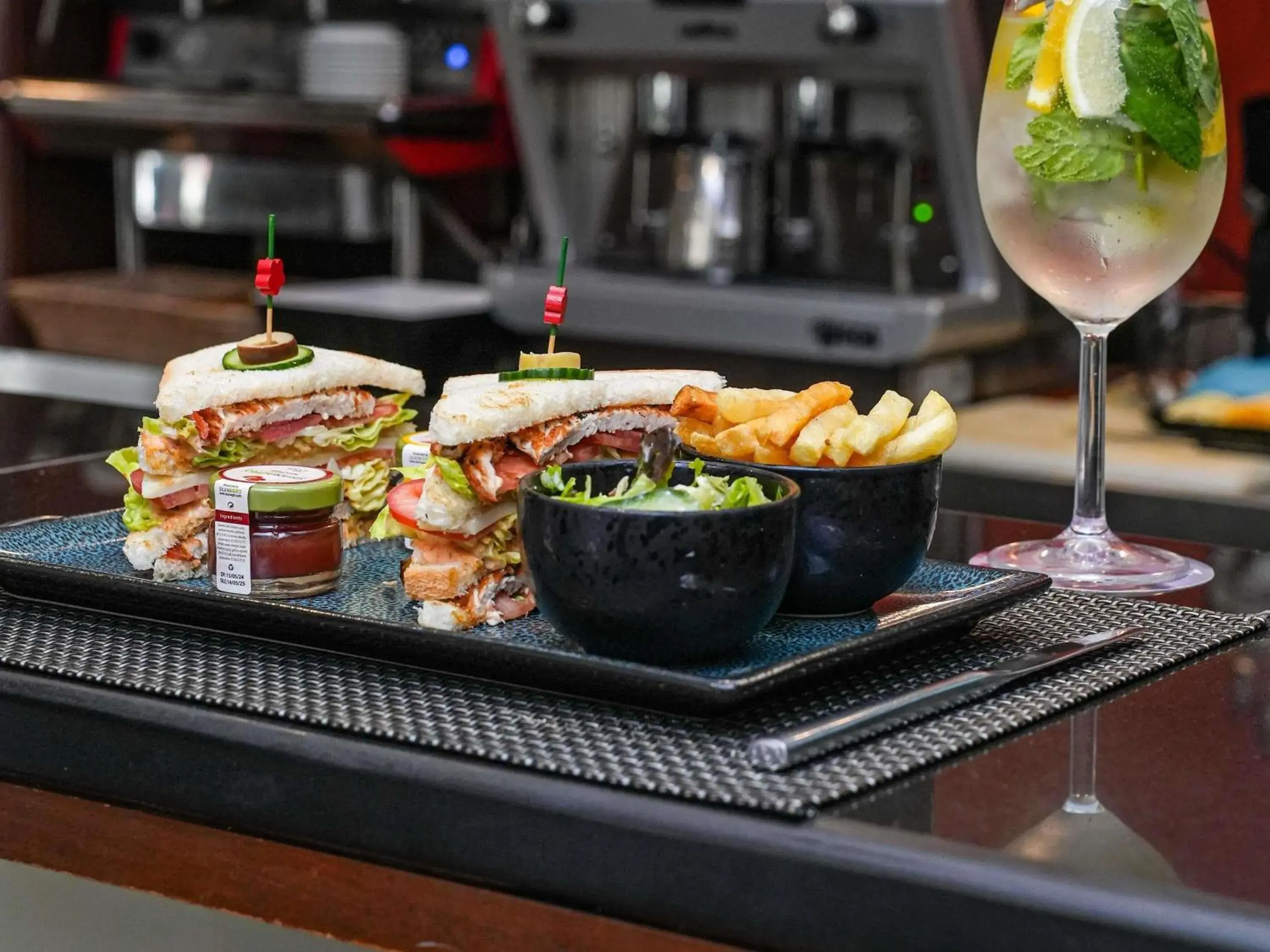 Lounge or bar in Ibis Tunis Lounge or bar in Ibis Tunis