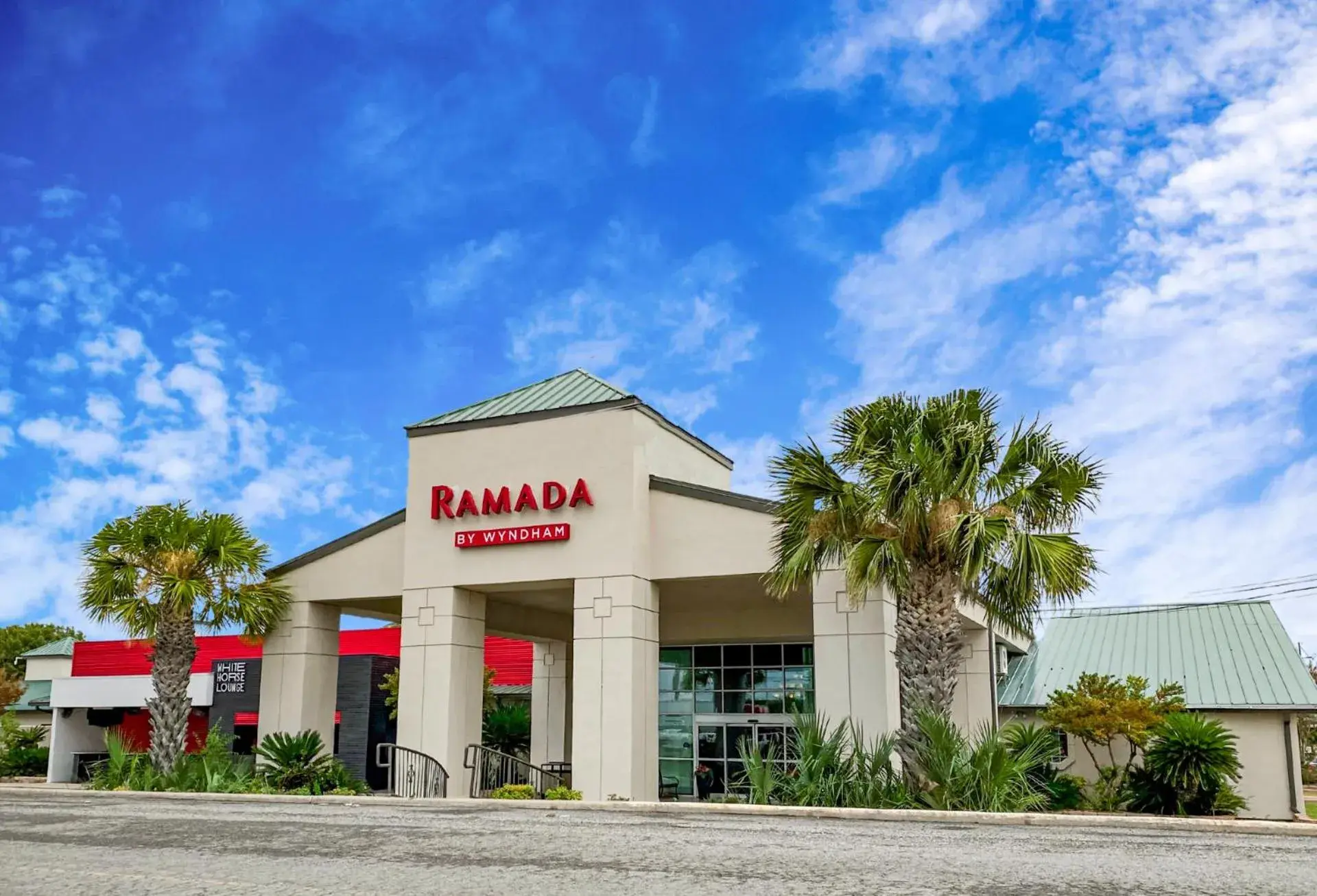 Property building in Ramada by Wyndham Del Rio Property building in Ramada by Wyndham Del Rio