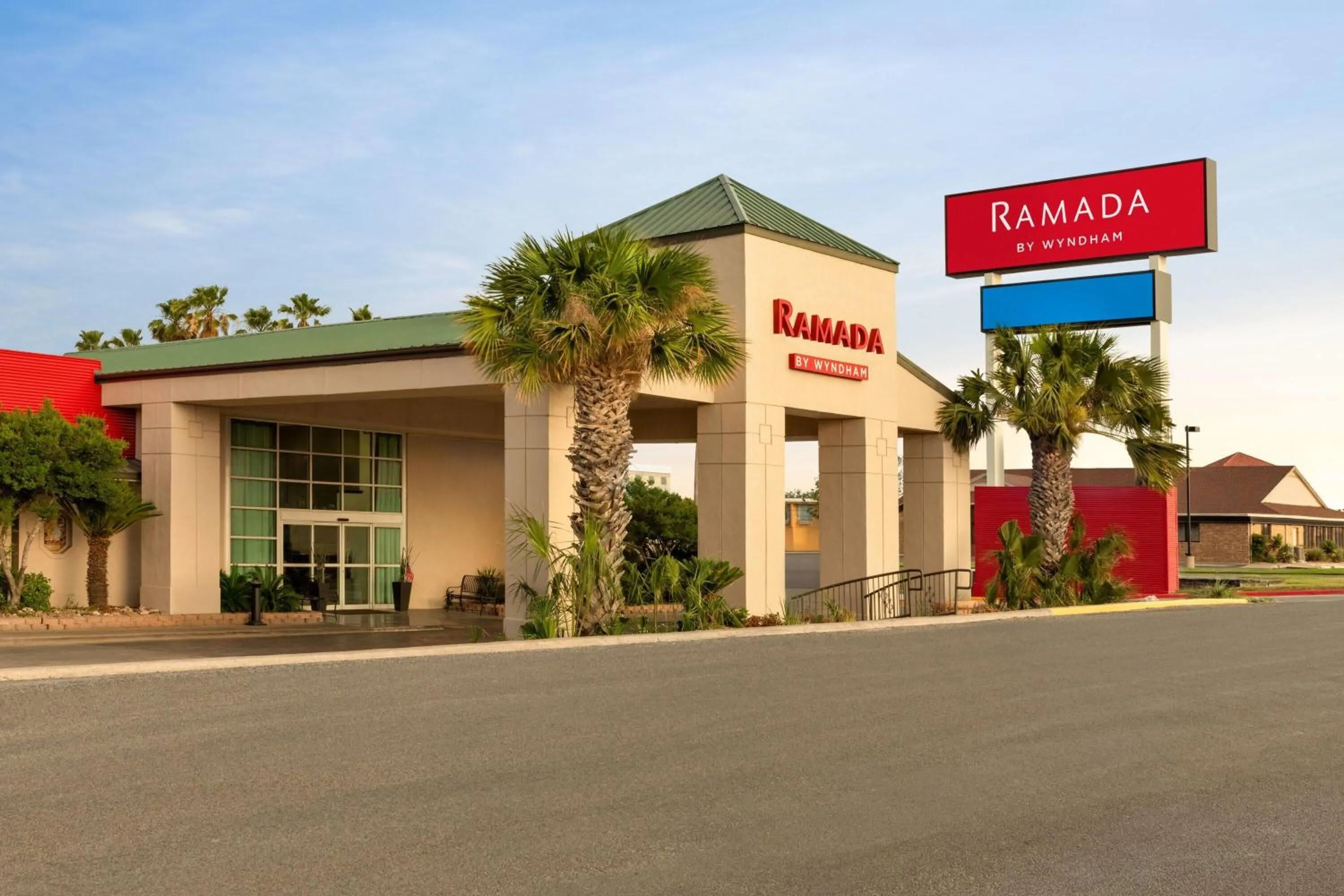 Property building in Ramada by Wyndham Del Rio
