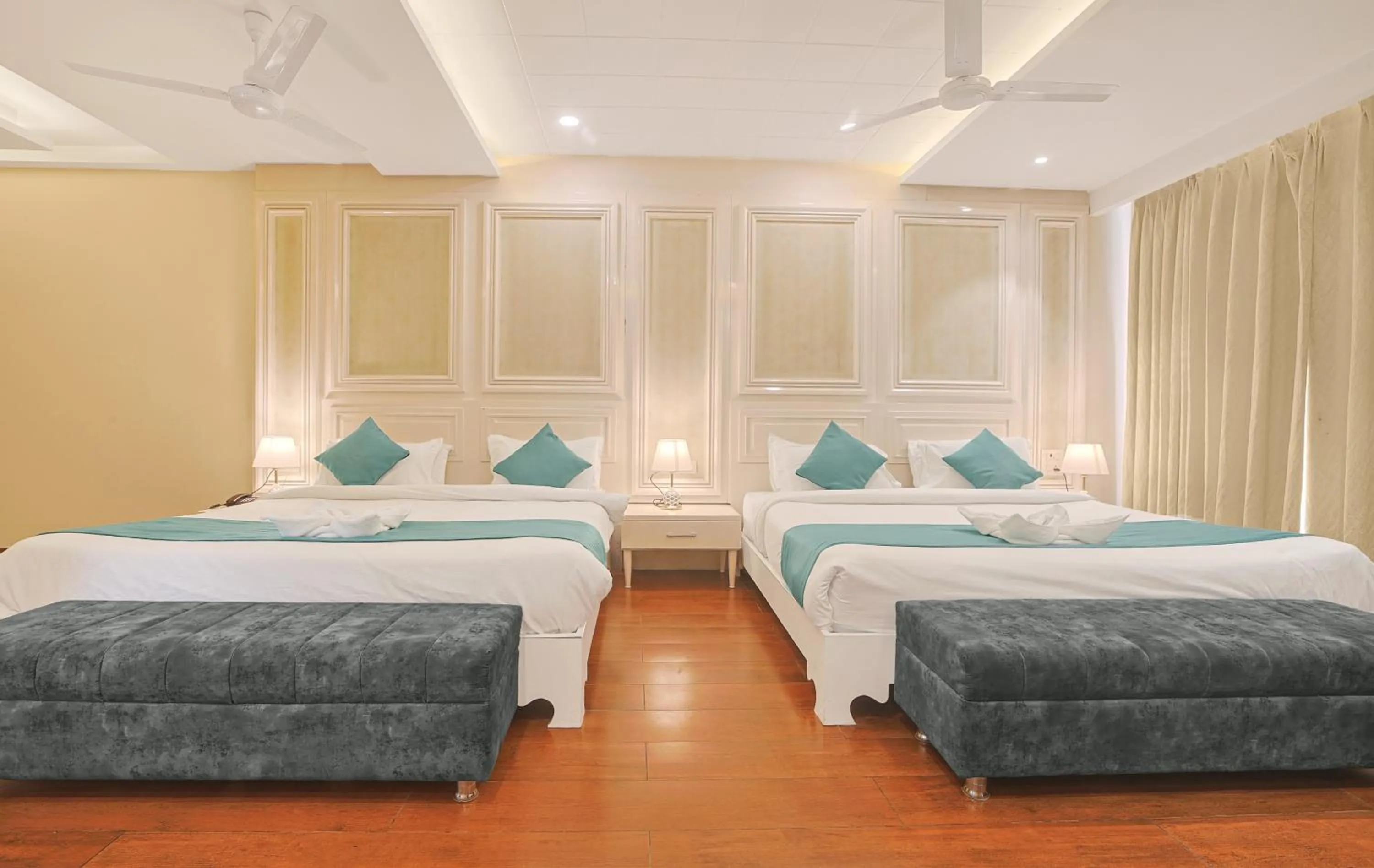 Bed in Hotel Green - Behind Parmarth Niketan