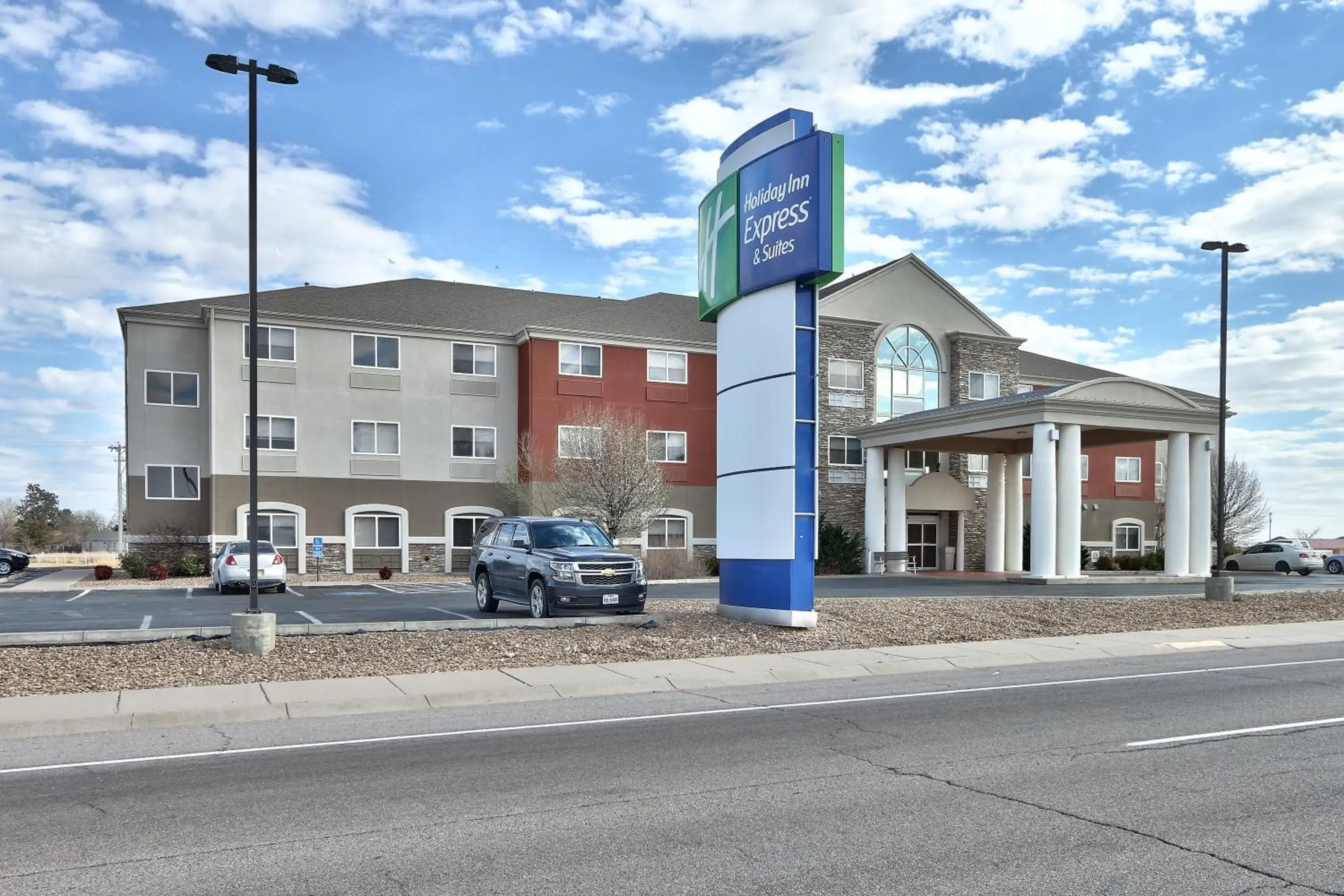 Property building in Holiday Inn Express & Suites Portales by IHG Property building in Holiday Inn Express & Suites Portales by IHG