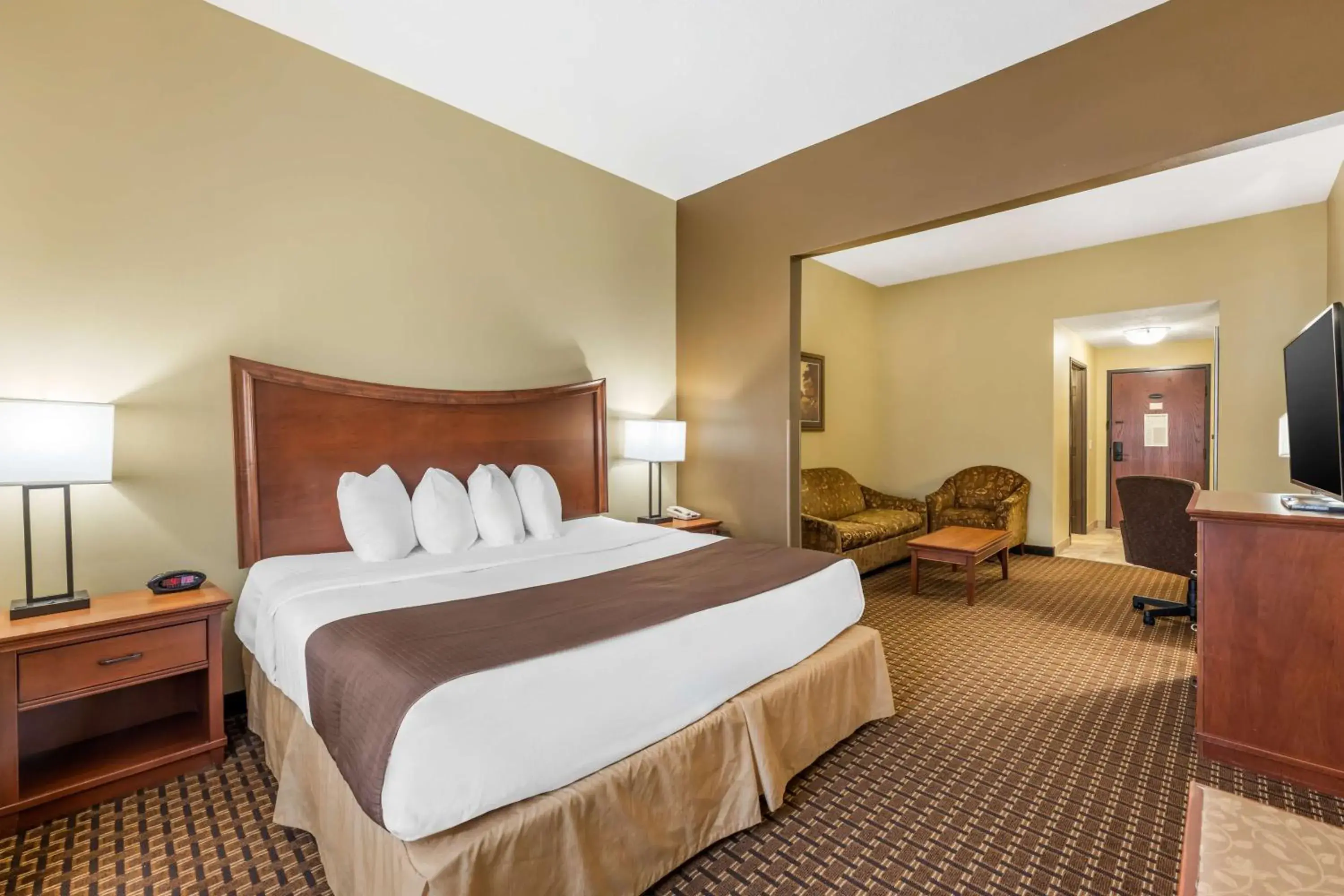 Bedroom, Bed in Best Western Plus Grand Island Inn and Suites Bedroom, Bed in Best Western Plus Grand Island Inn and Suites