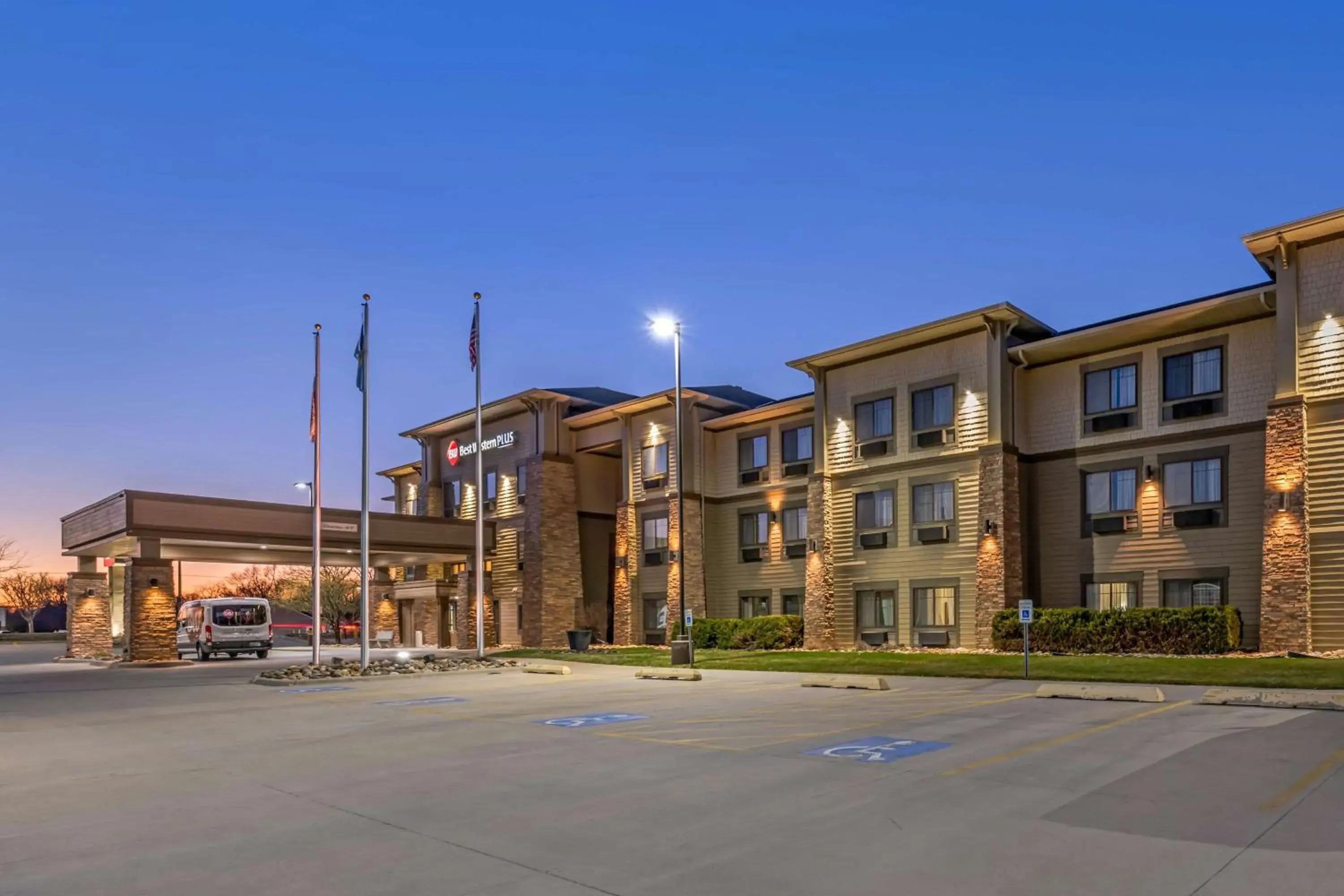 Property building in Best Western Plus Grand Island Inn and Suites Property building in Best Western Plus Grand Island Inn and Suites
