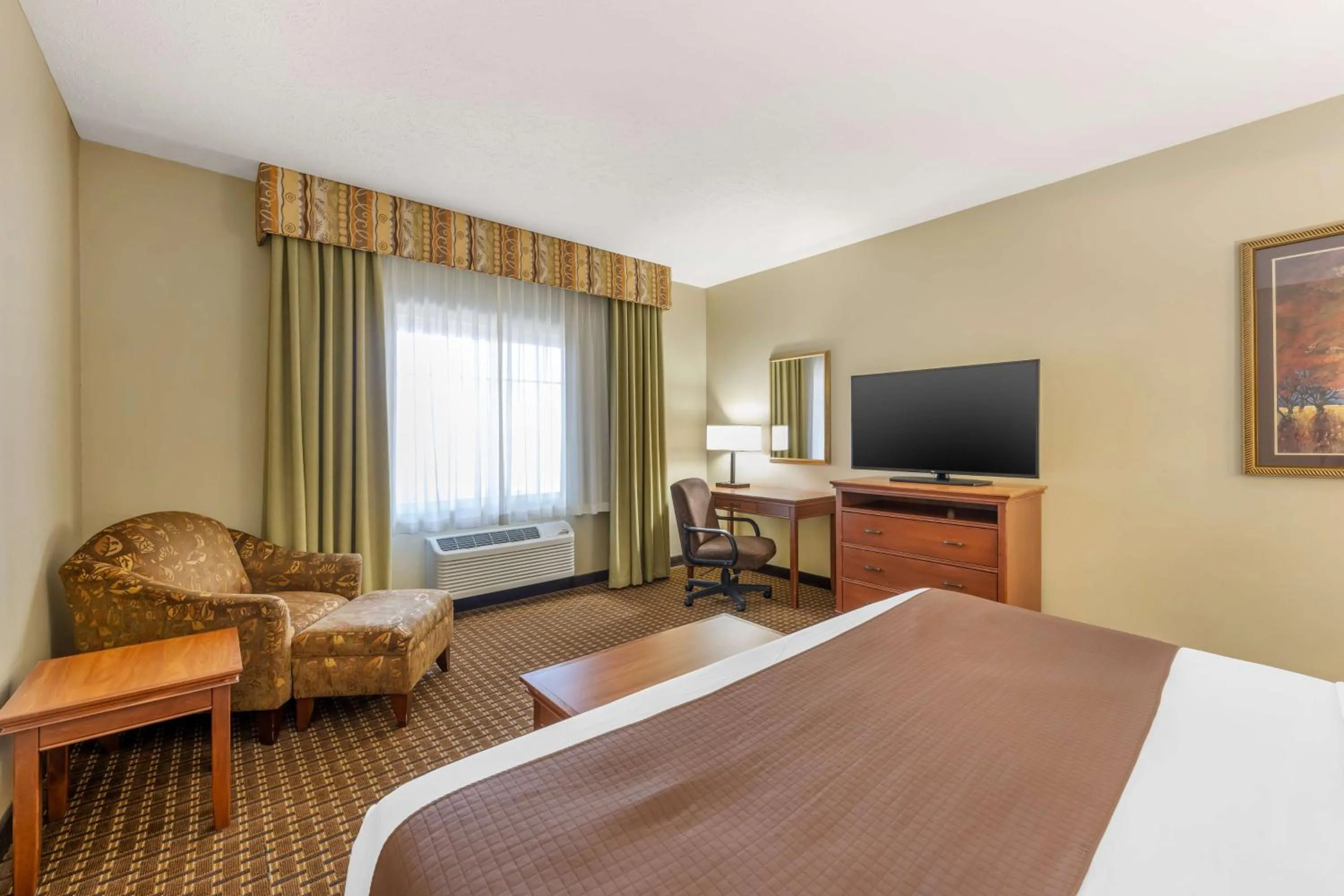 Bedroom, Bed in Best Western Plus Grand Island Inn and Suites