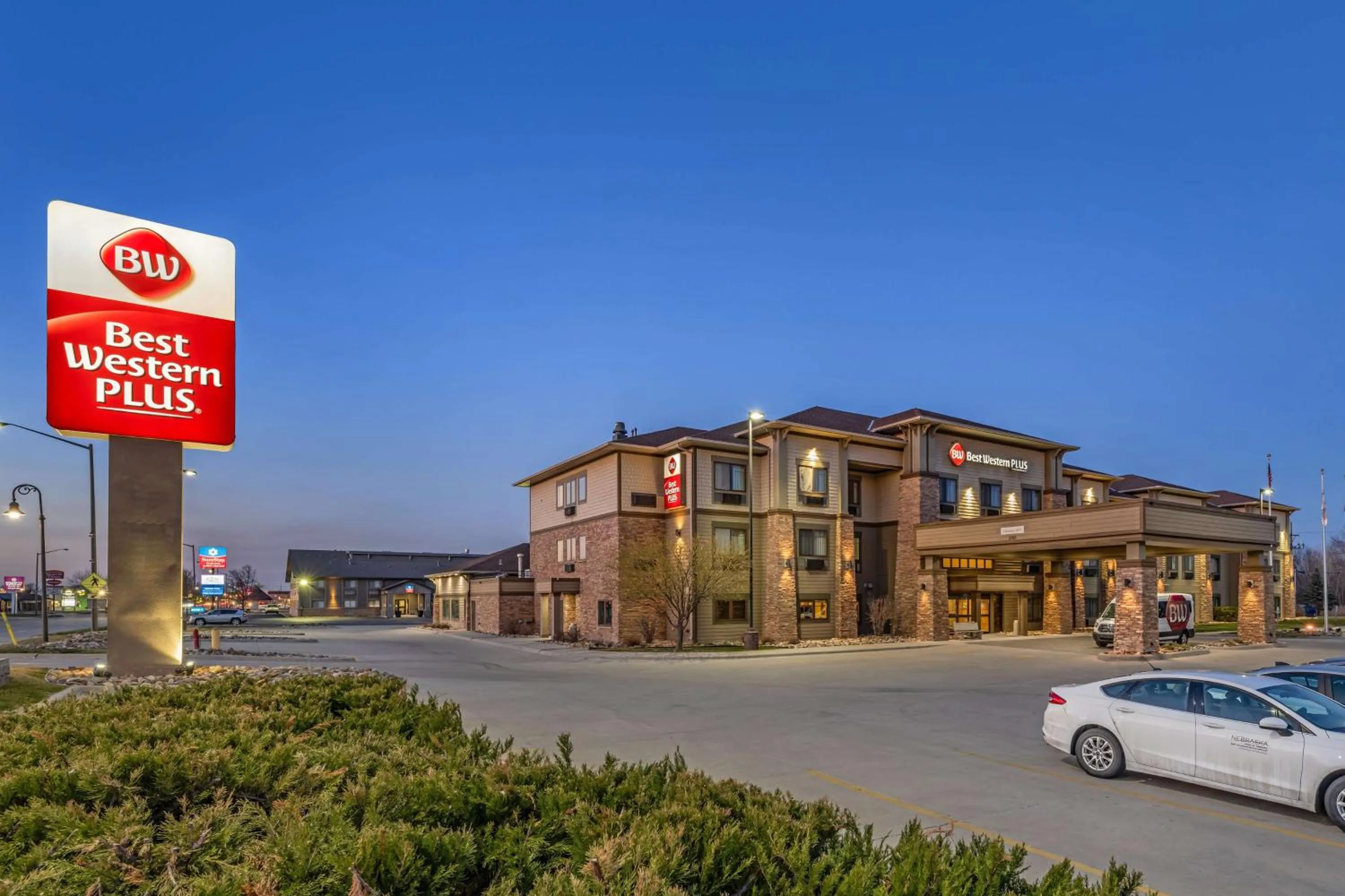 Property building in Best Western Plus Grand Island Inn and Suites