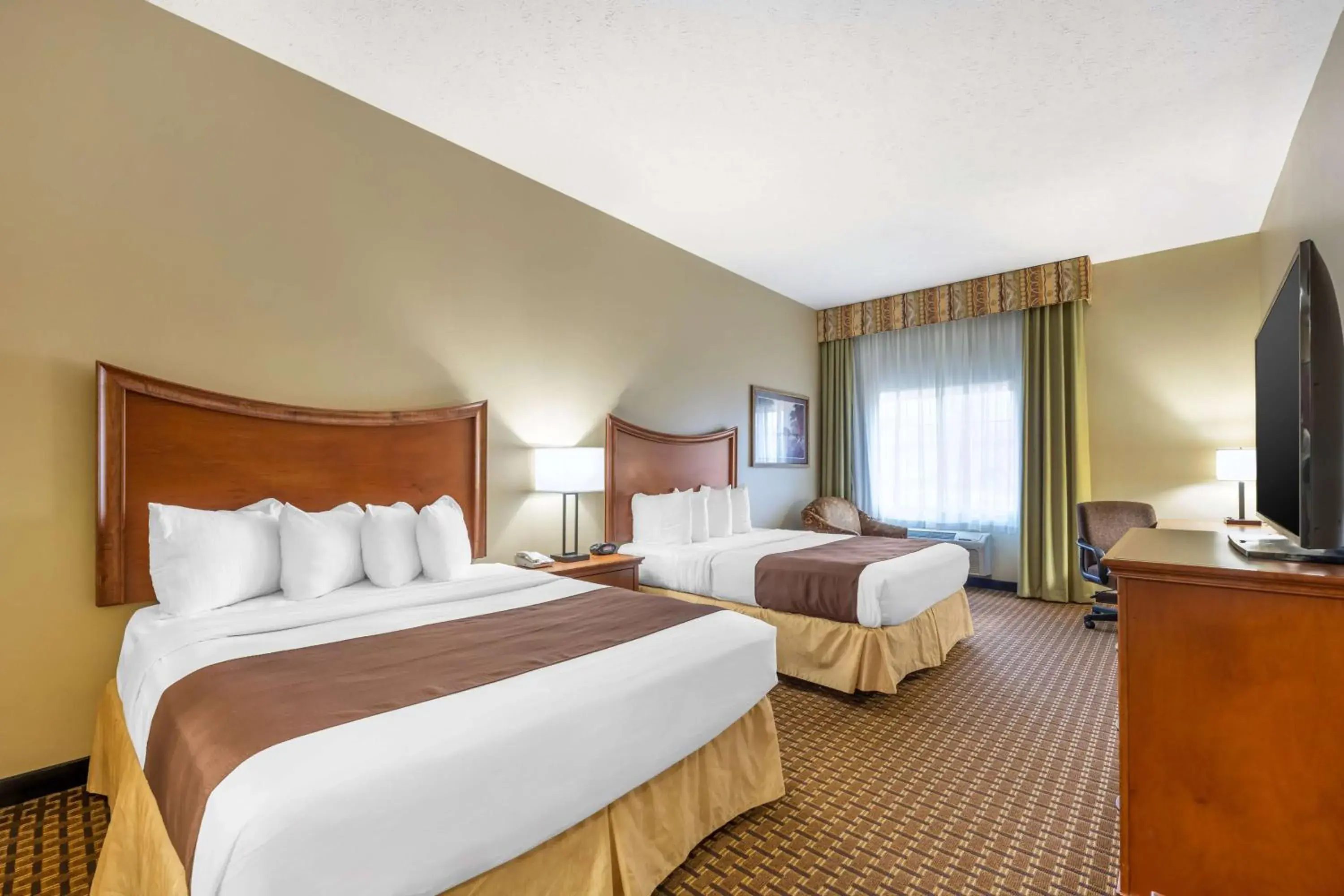Bedroom, Bed in Best Western Plus Grand Island Inn and Suites Bedroom, Bed in Best Western Plus Grand Island Inn and Suites