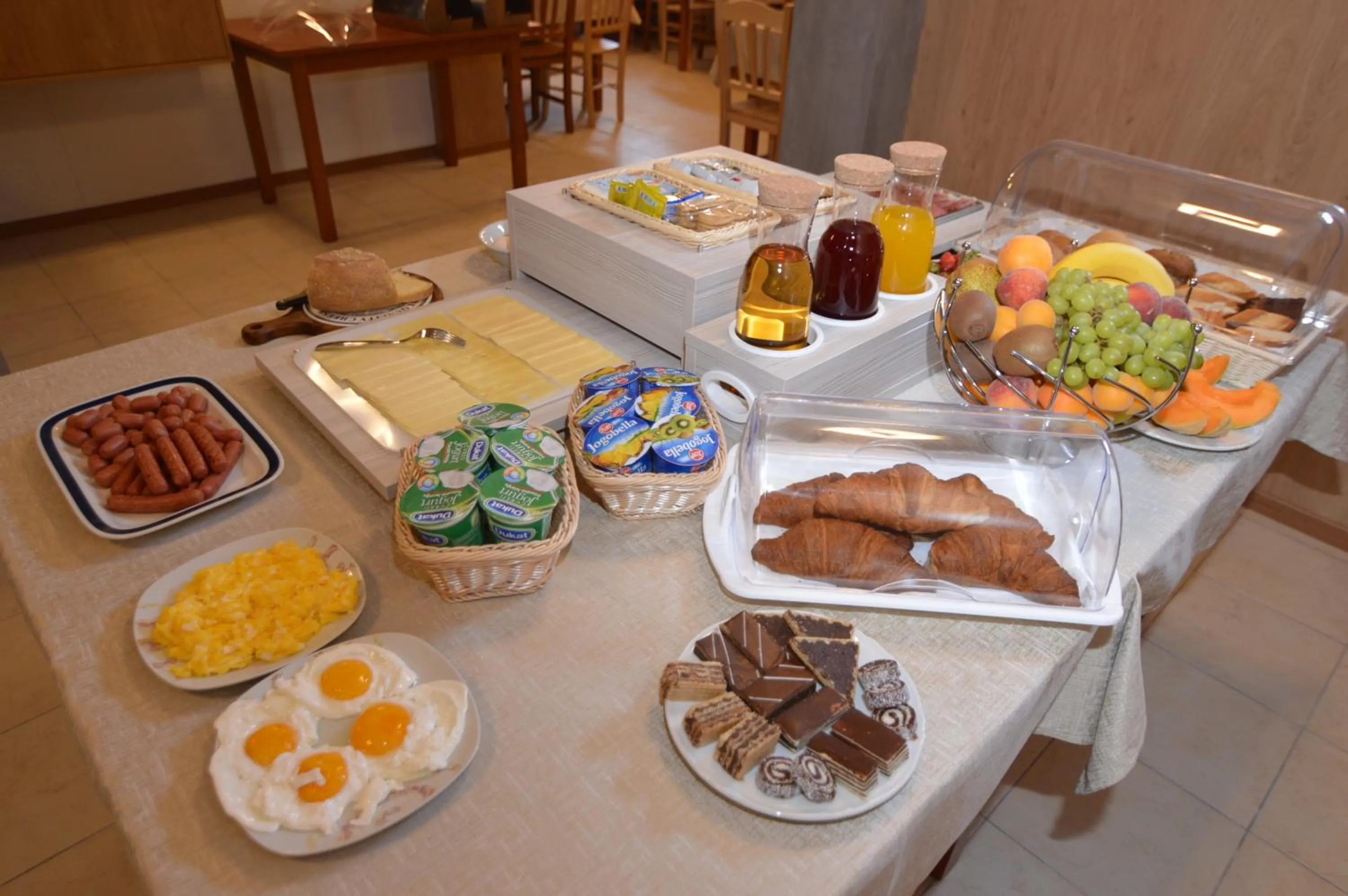 Food and drinks in Hotel Natura Vilanija